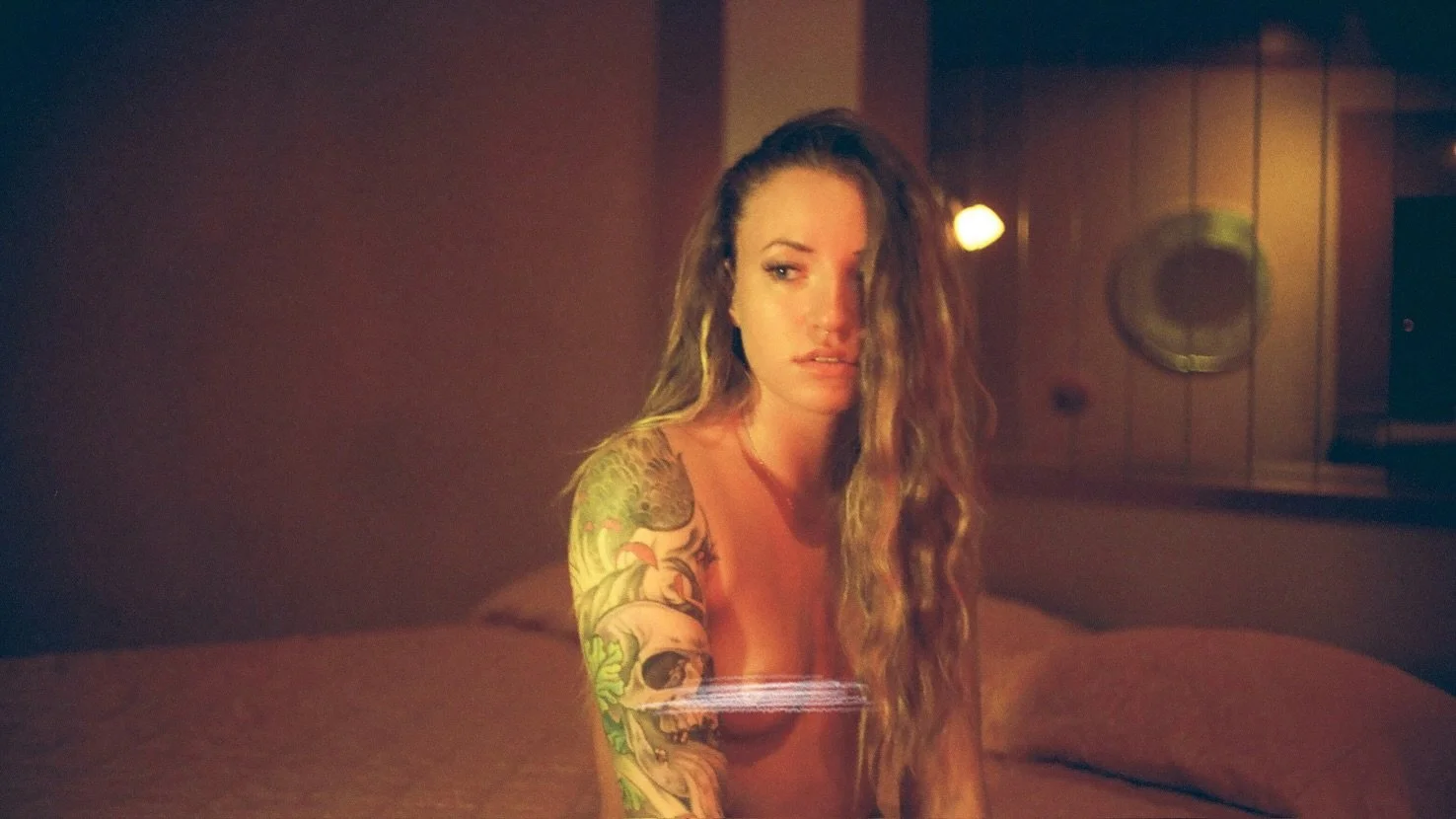 Throwback to 2019 with Lydia @lydz.inhell 
Shot this with the #canonet using #lomo800 back when it was 6 times more affordable. 
Know that my entire archive of photos is still available on the Patre0n.
#35mm #lomography #canonetql17giii