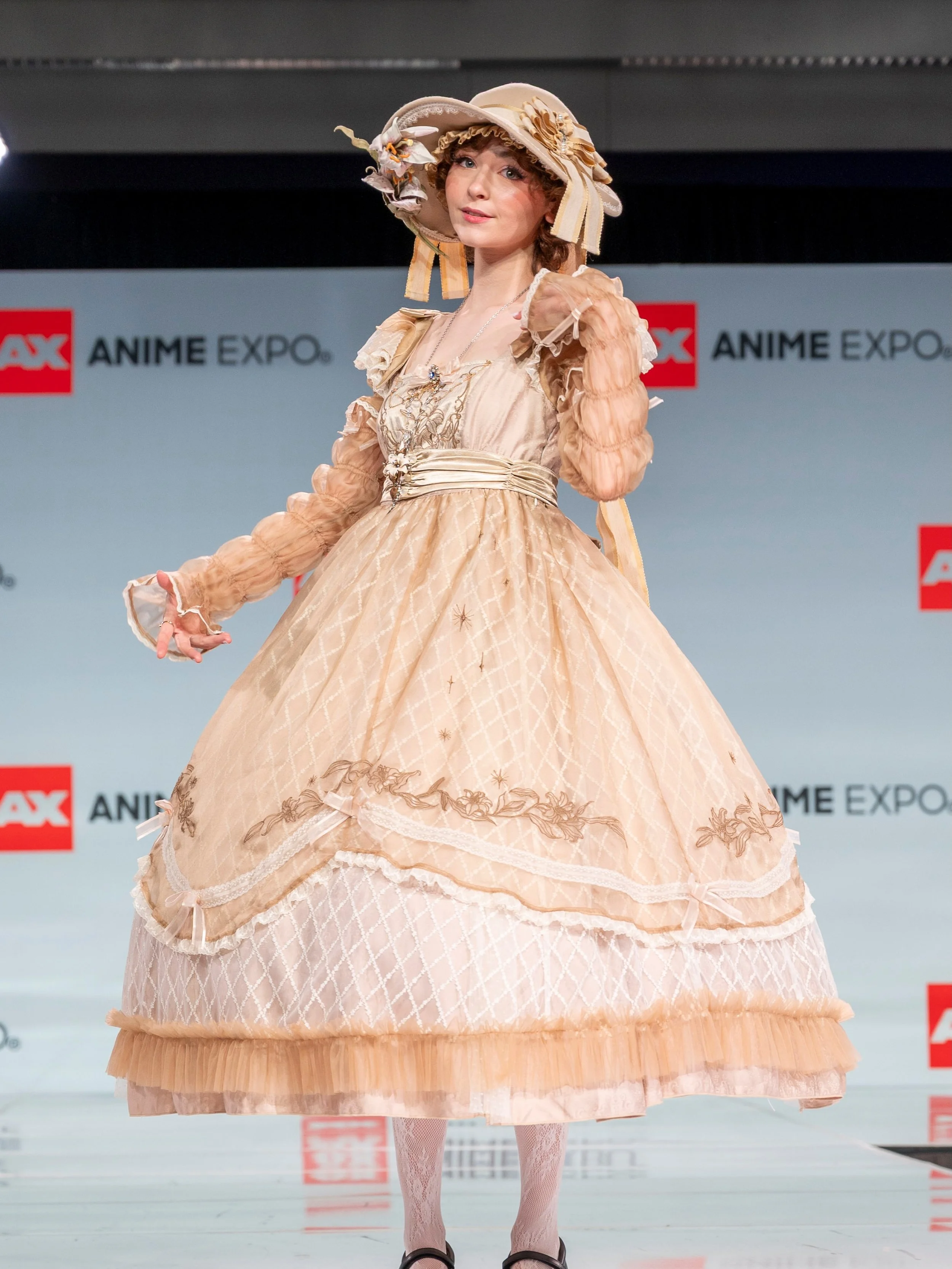 Lived out my princess dreams by modeling this gorgeous dress for @hoshibakoworks at the AX Fashion Show!! When I studied in Tokyo, I frequently visited the Hoshibako Works store to admire the quality of their pieces and dream about wearing them one d