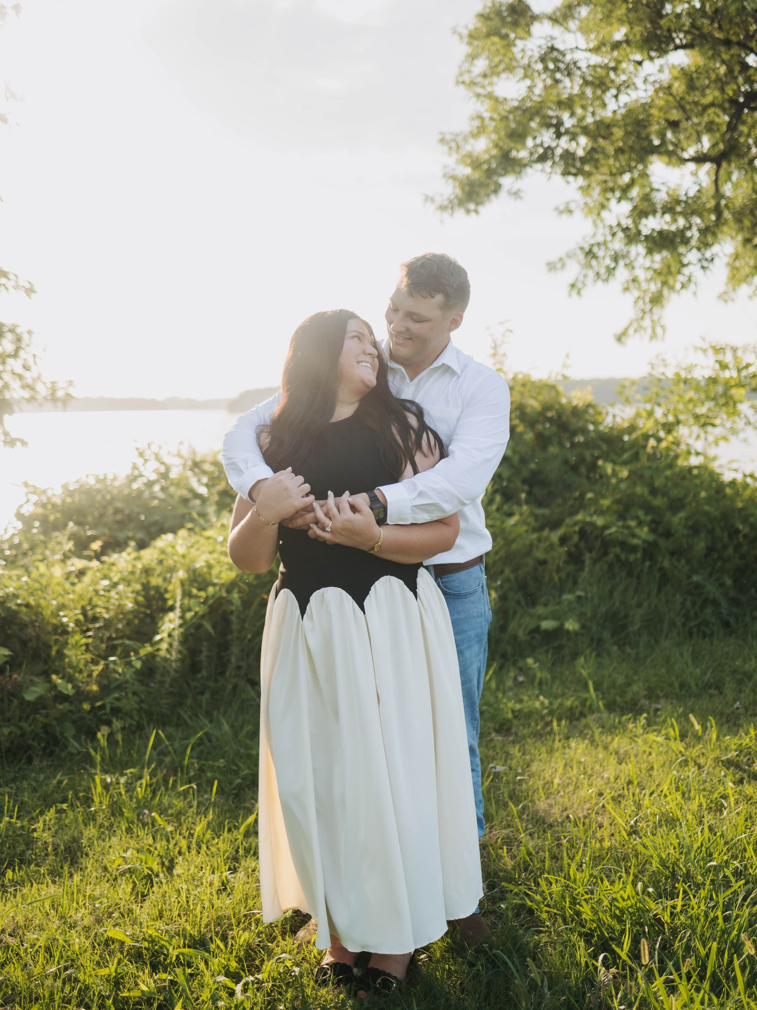 A dreamy Mud Island proposal for AnnaGrace &amp; Garrett! ☀️💍

Everything about this proposal felt so right&hellip;

like AnnaGrace&rsquo;s sweet friends that created the most beautiful setup, the golden lighting, the Memphis bridge peeking through 