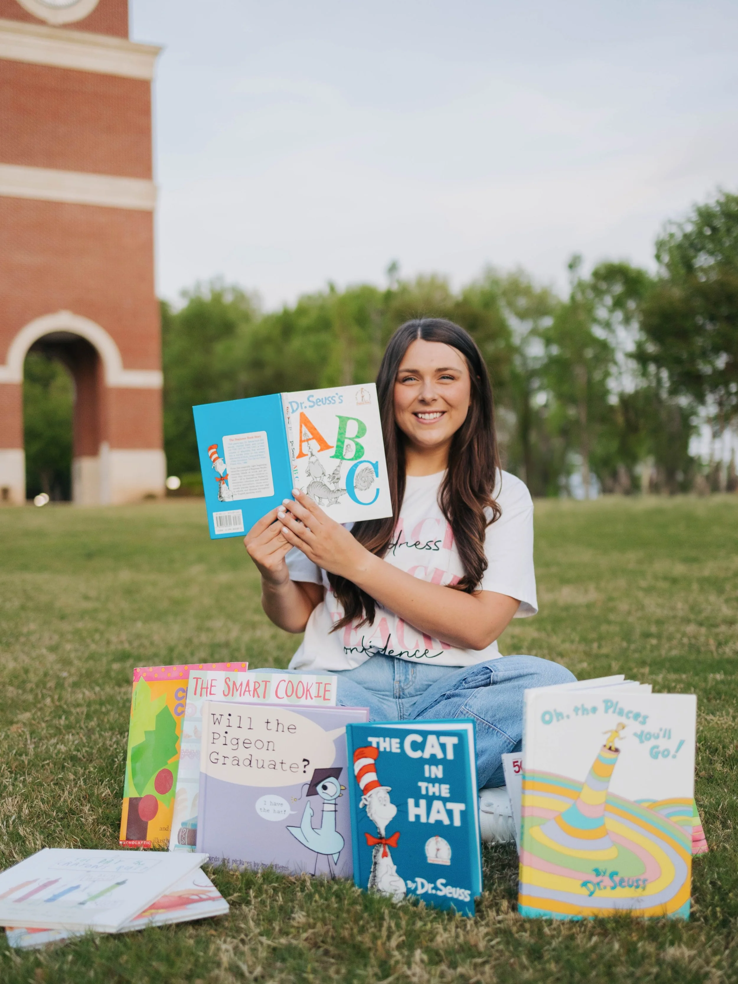 Shoutout to all the teacher girlies headed for success this fall! 🥳 @annafdaniel03 is already an incredible teacher! 🍎