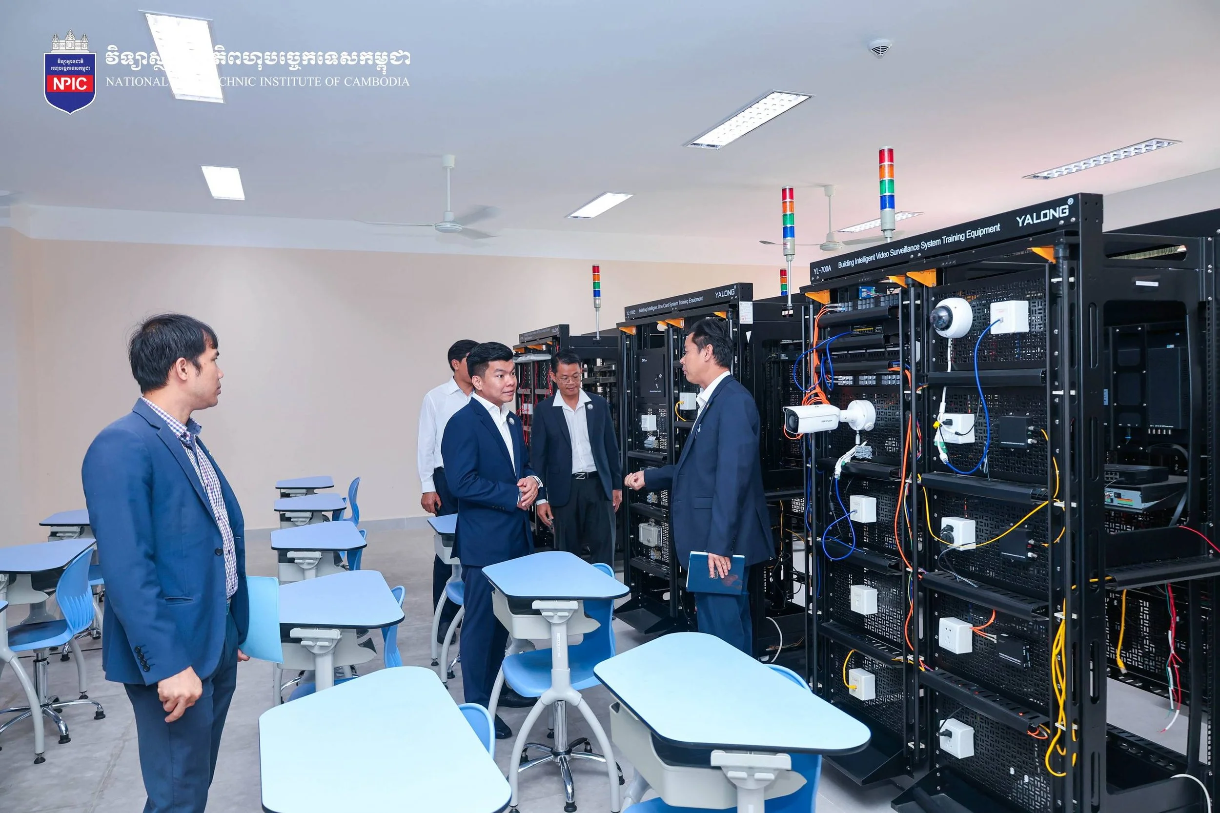 photo_6068764003451736755_w.jpg