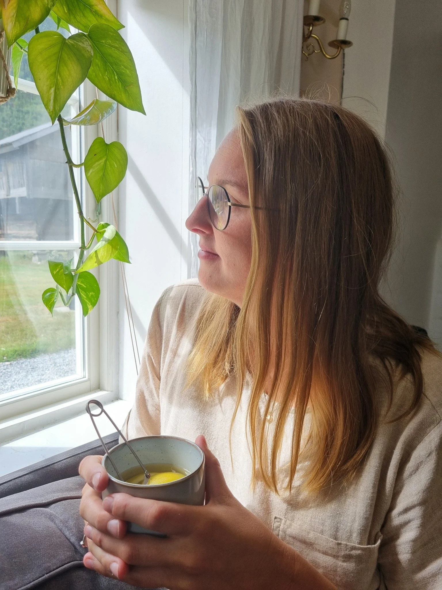 Ann Kristin ser ut på Valle på sørlandet