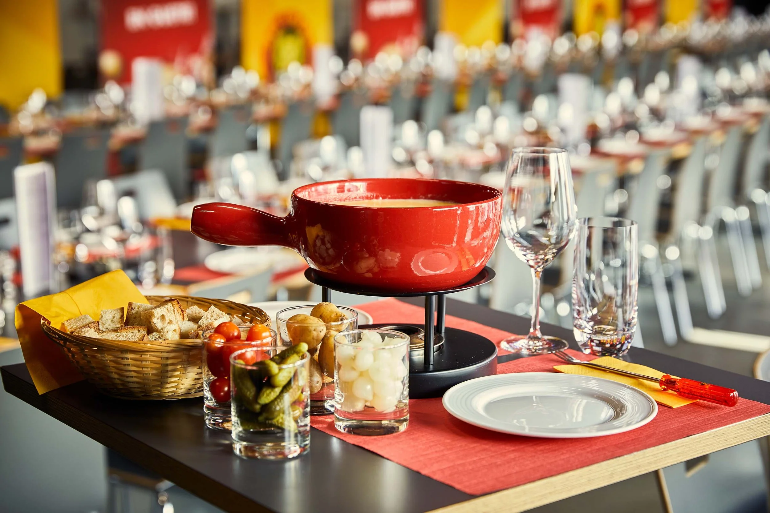 Käsefondue im Tigersaal