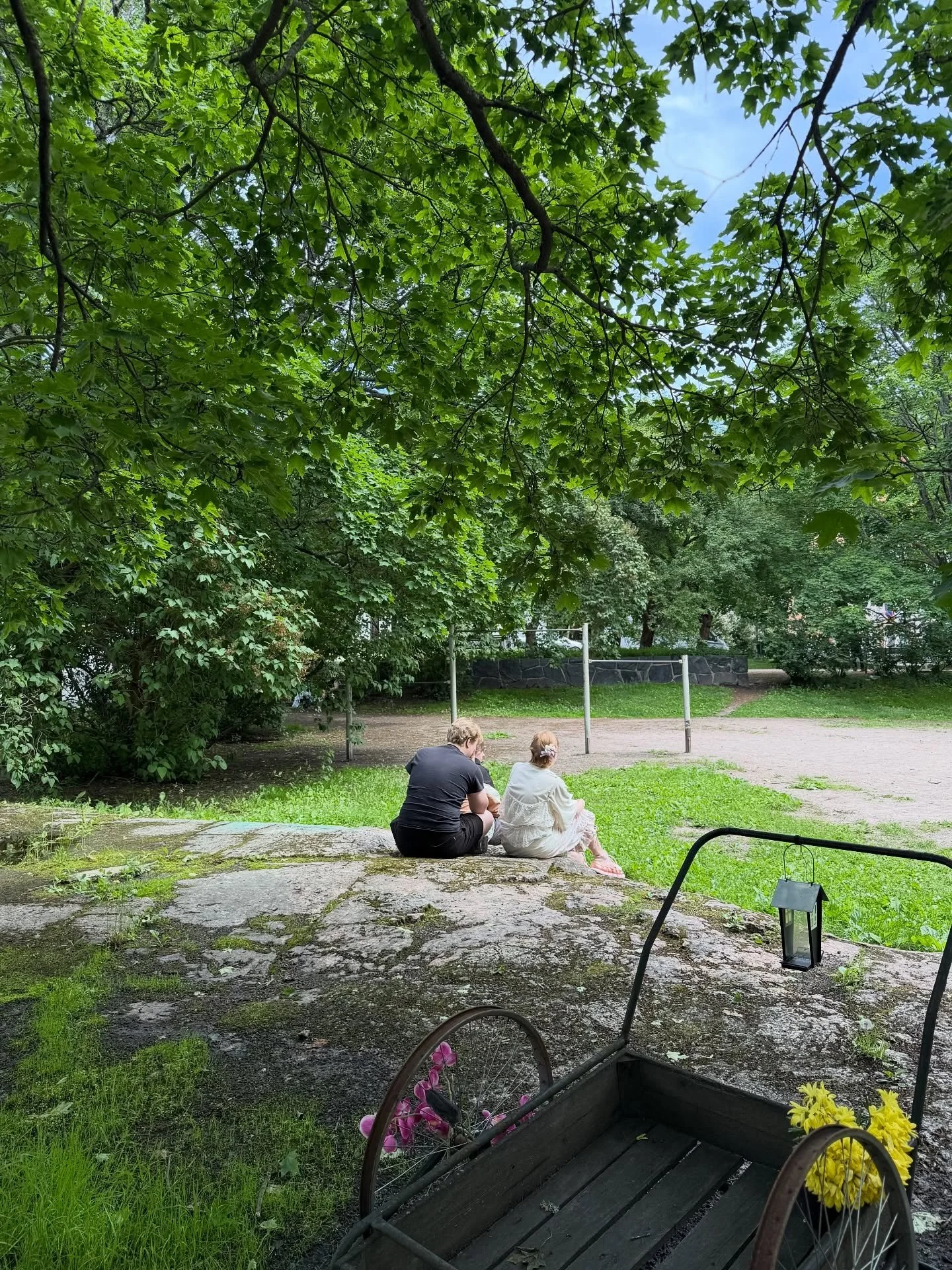 Leikkiksen Kes&auml;klubi on l&auml;htenyt kivasti k&auml;yntiin!

Olemme ehtineet tutustua toisiimme, jakaa ajatuksia, nauraa ja viett&auml;&auml; aikaa yhdess&auml;. On ollut ilo n&auml;hd&auml;, miten ryhm&auml;&auml;n on jo syntynyt l&auml;mmin j