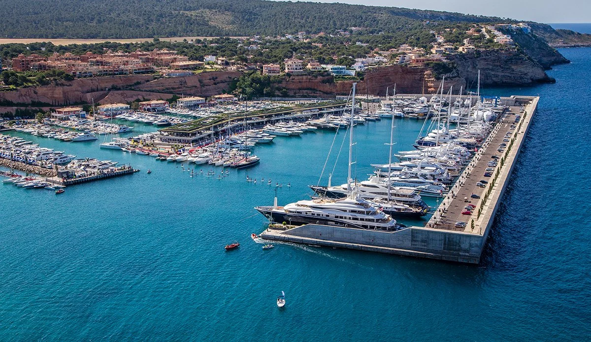 Port Adriano, Yachts, car hire location Aguilar Rentals 