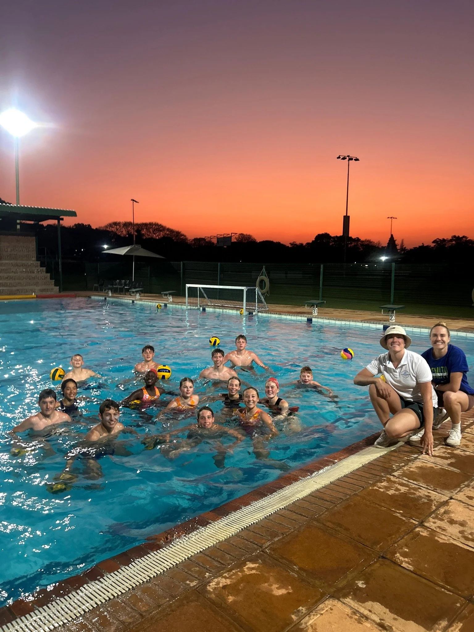 A group of young goalies and their coaches enjoying a goalkeeper session with Laura Aarts, Aarts Form.