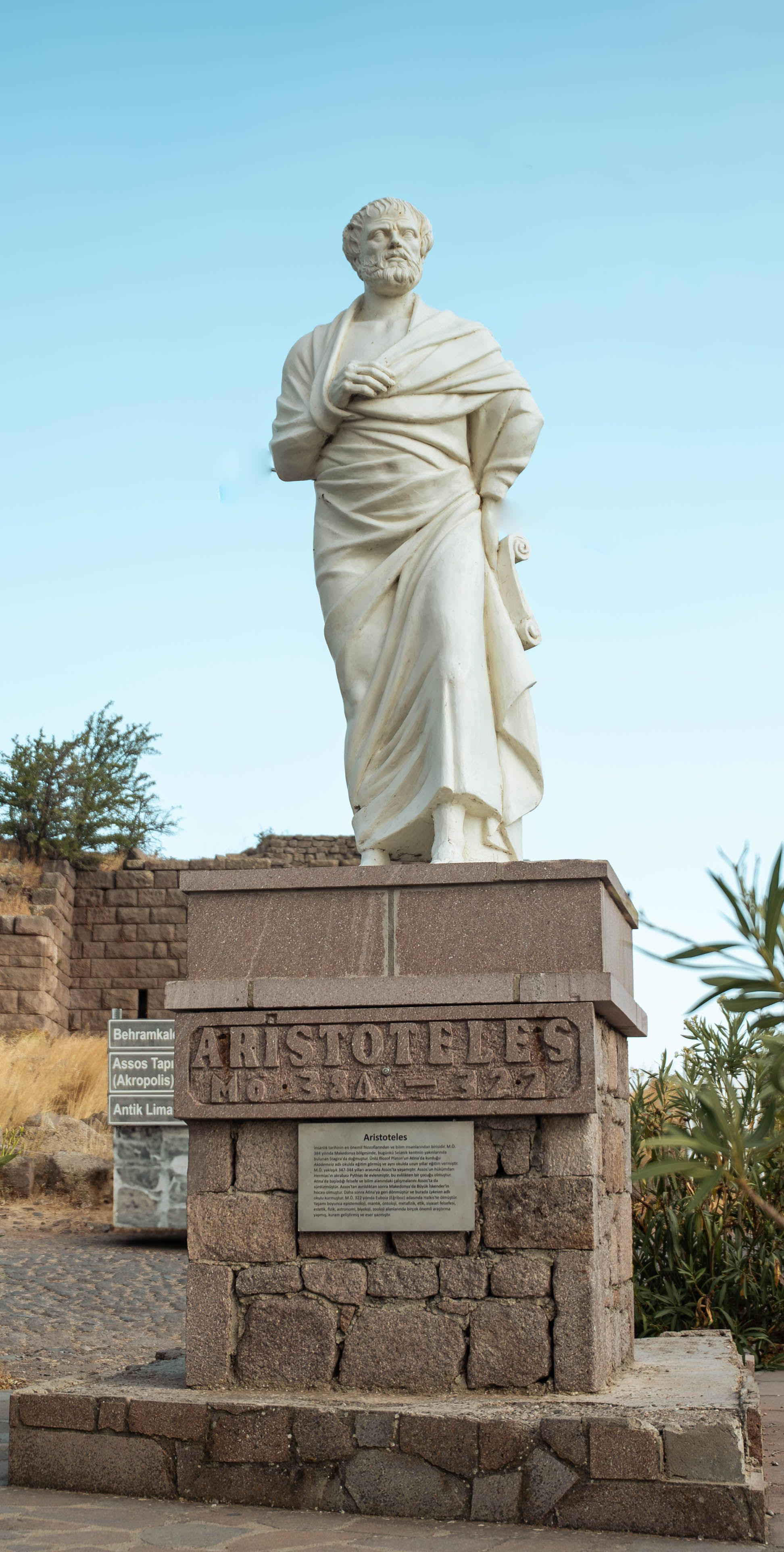 Photograph of Aristotle statue