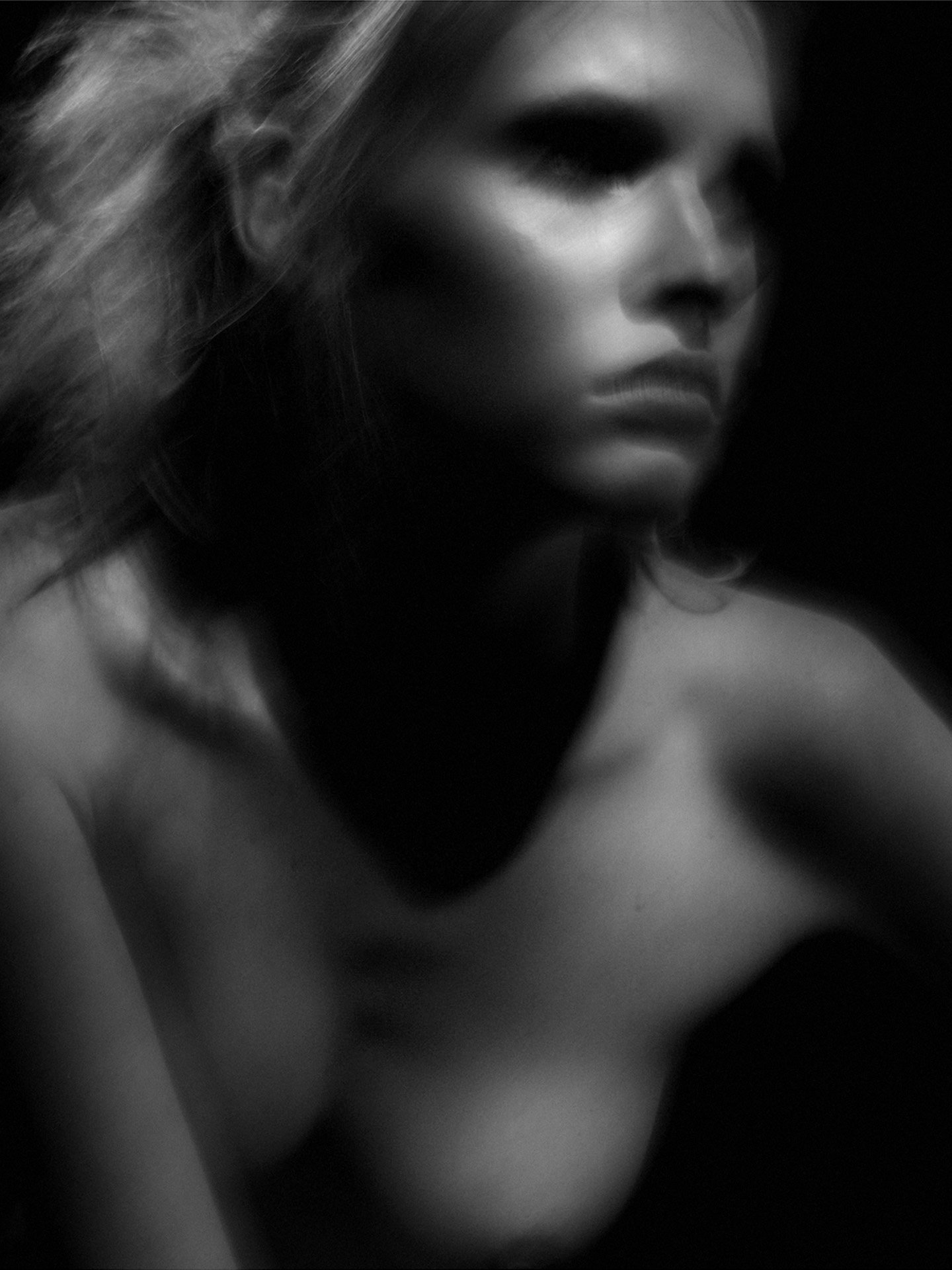 Lara Stone - Wig Magazine