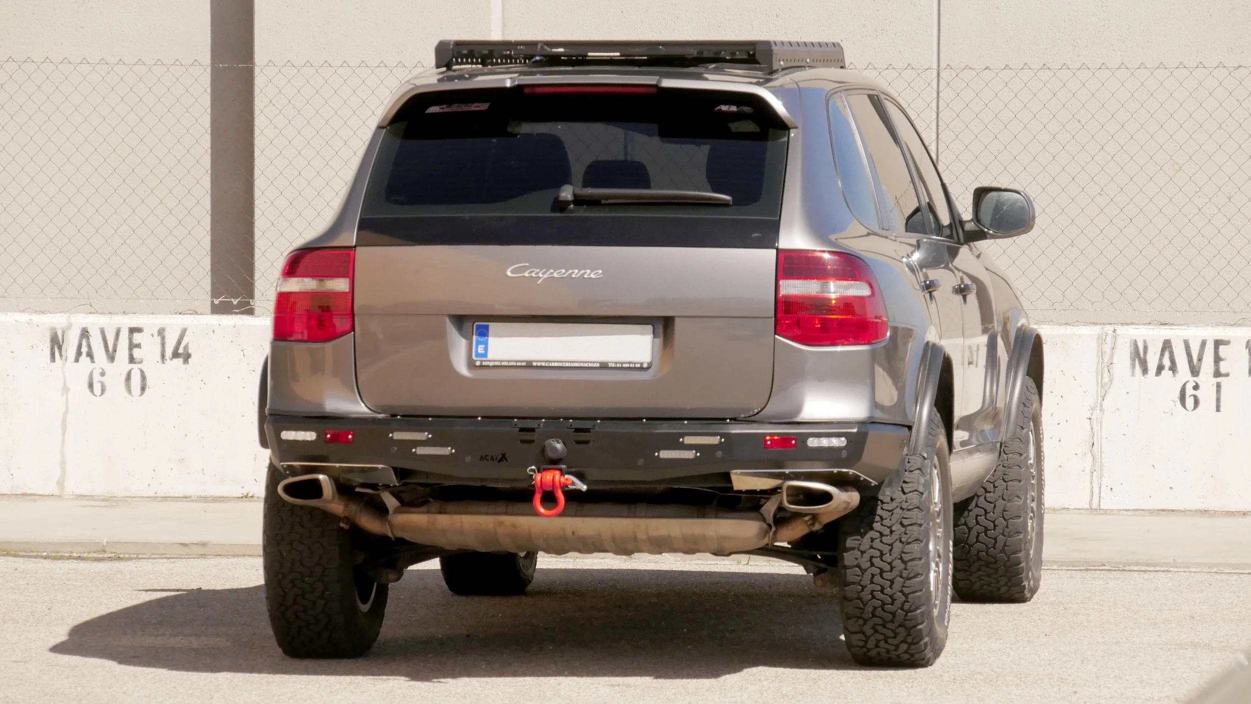 Paragolpes trasero