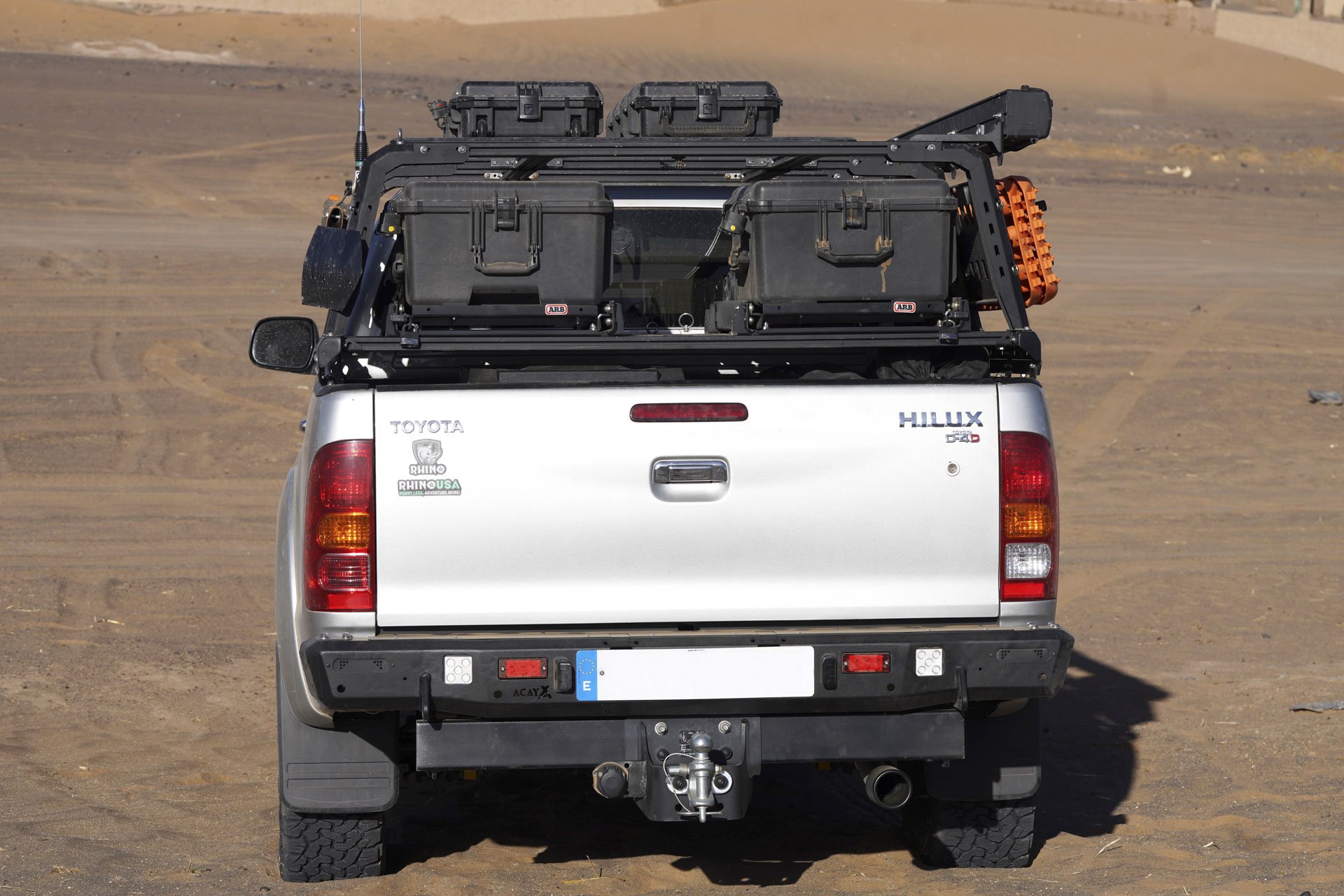 hilux-5.jpg (Copy)