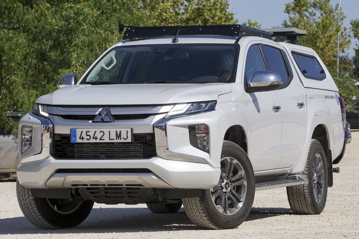 mitsubishil200-3.jpg