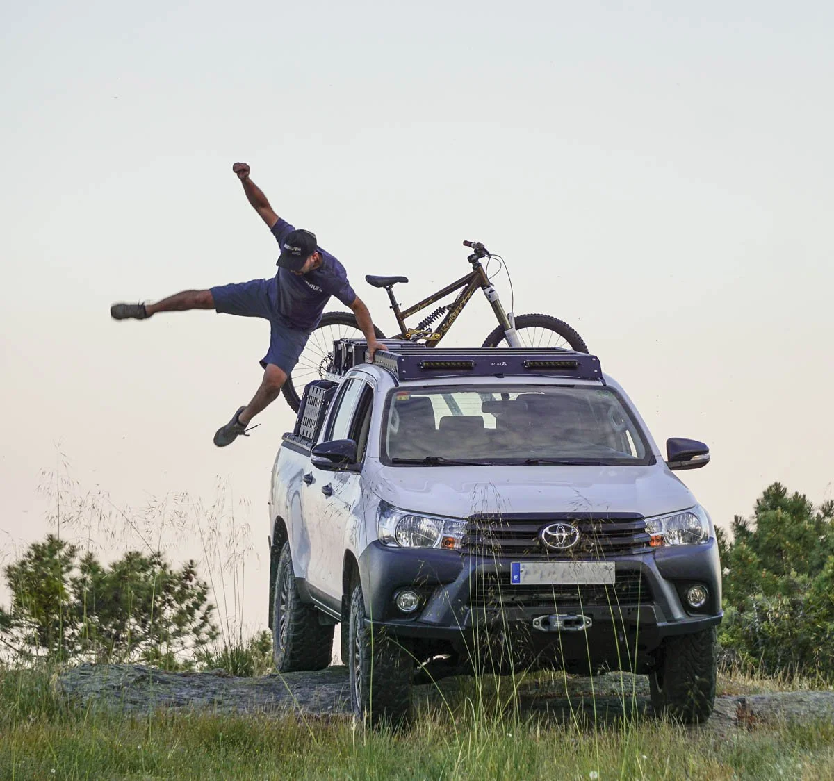 toyotahilux-2.jpg
