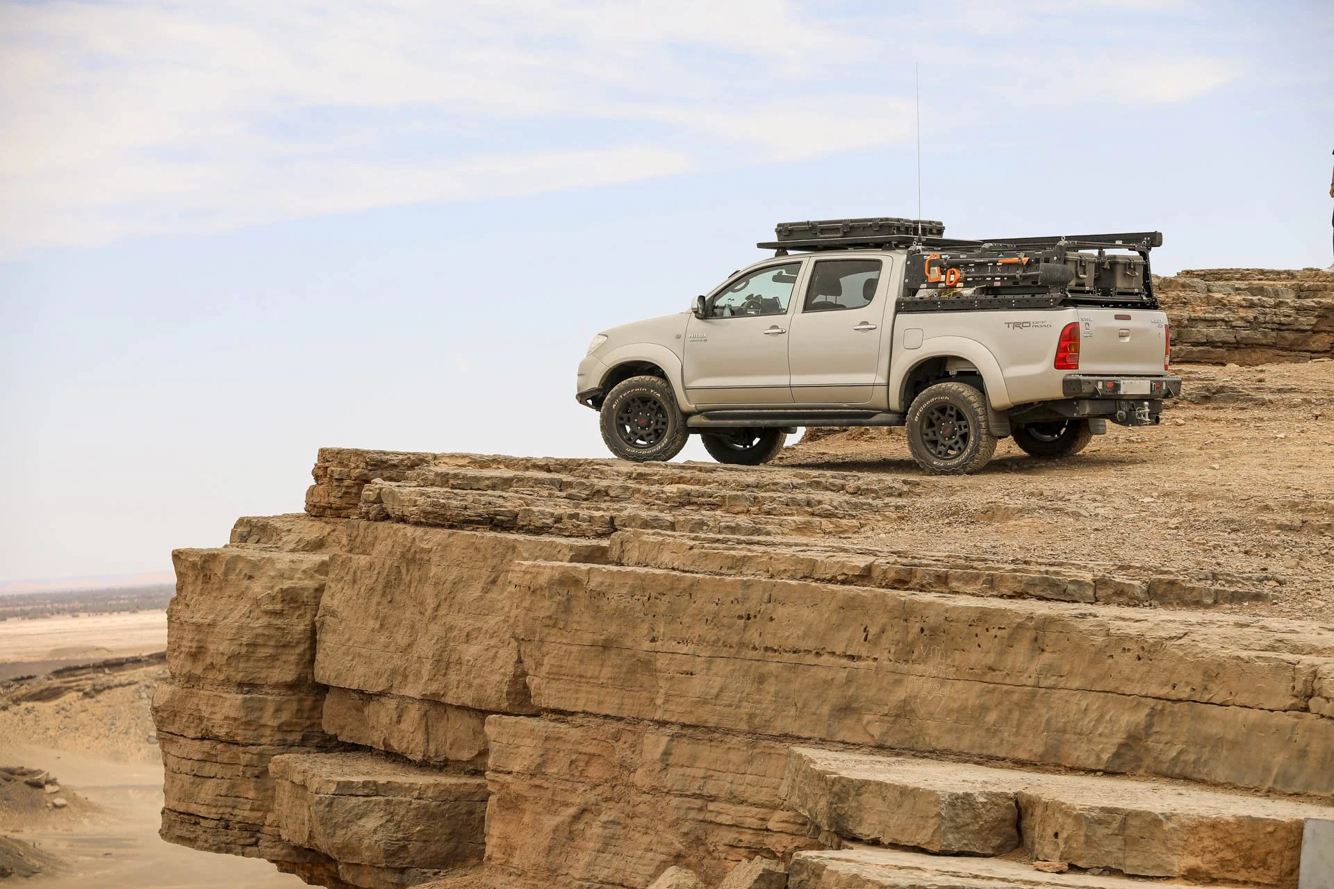hilux-3.jpg