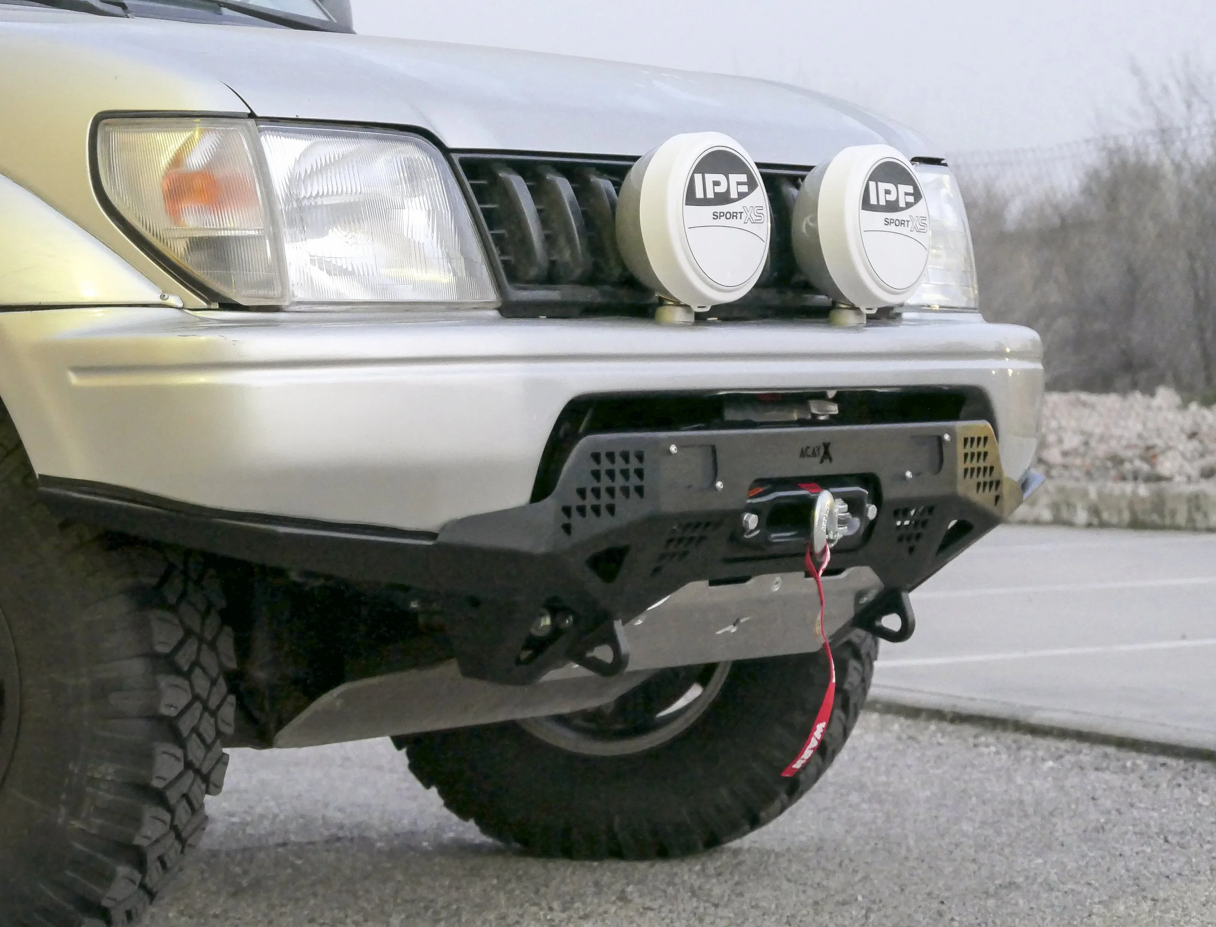 Paragolpes delantero híbrido Toyota Land Cruiser serie 90/95