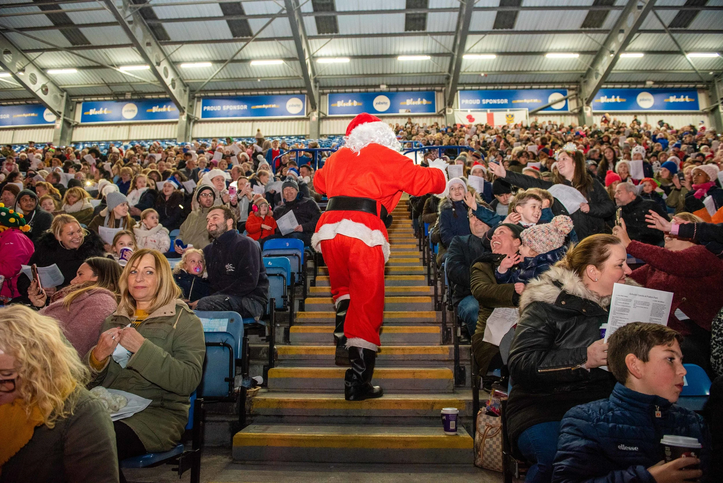 VernonNash_Schools Carols at Fratton Park_032.jpg