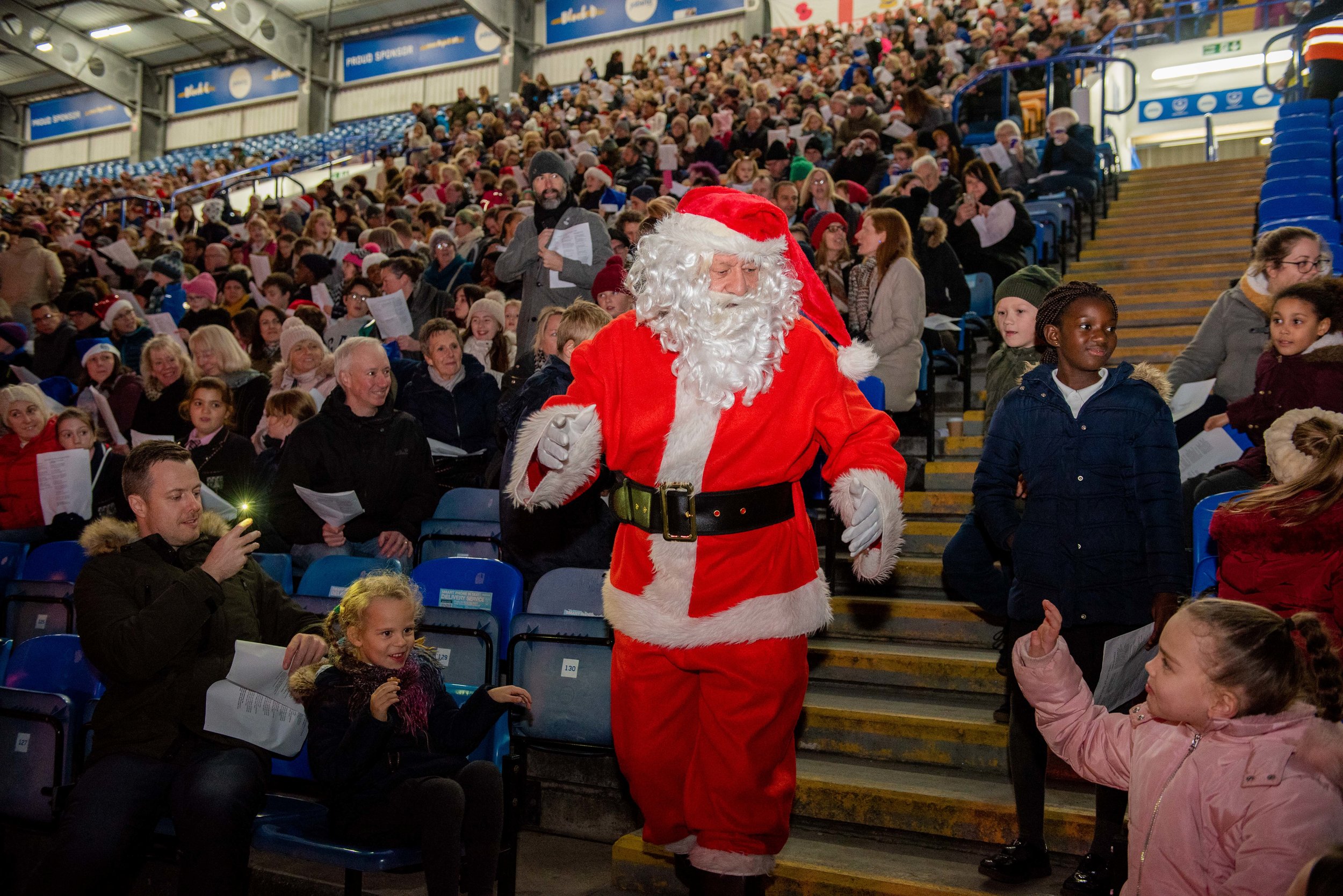VernonNash_Schools Carols at Fratton Park_037.jpg