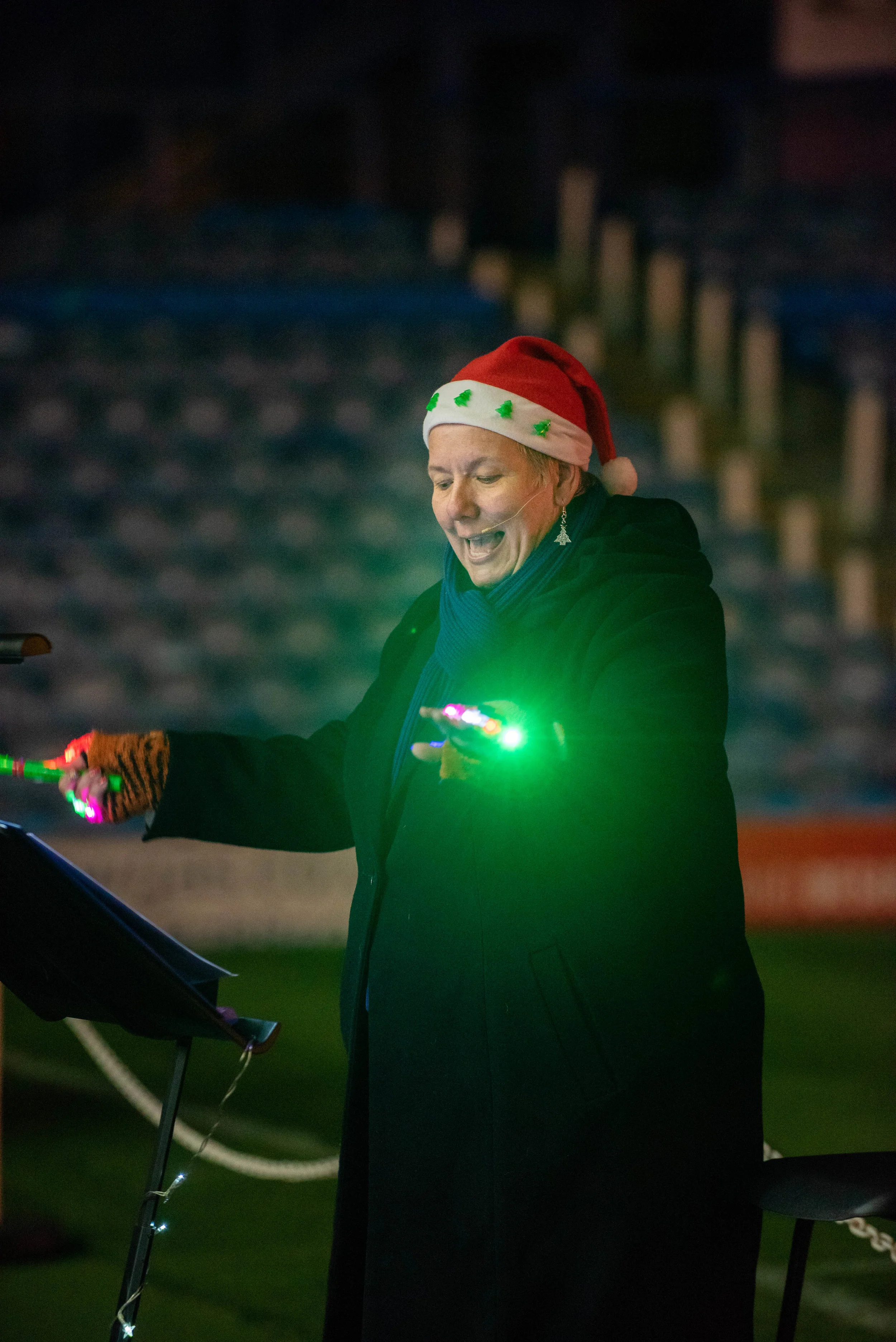 VernonNash_Schools Carols at Fratton Park_011.jpg