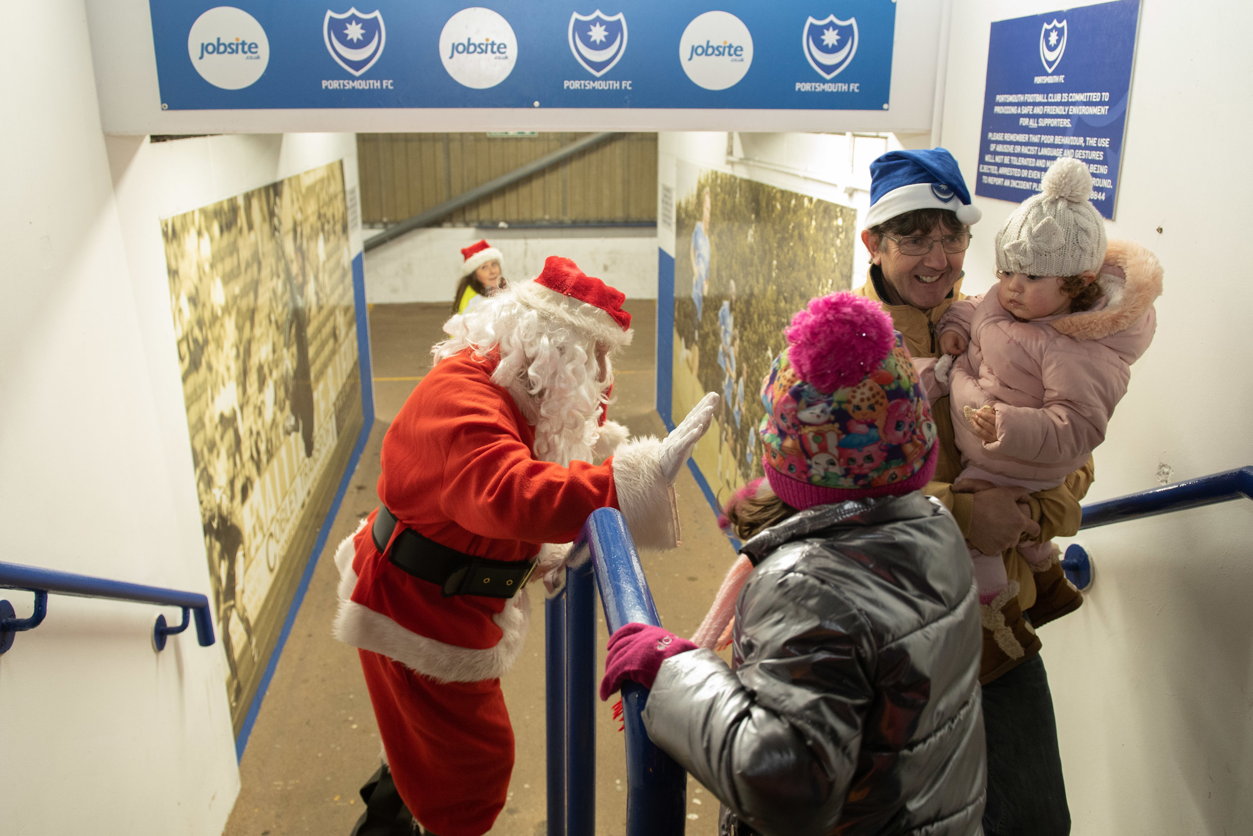VernonNash_Schools Carols at Fratton Park_033.jpg