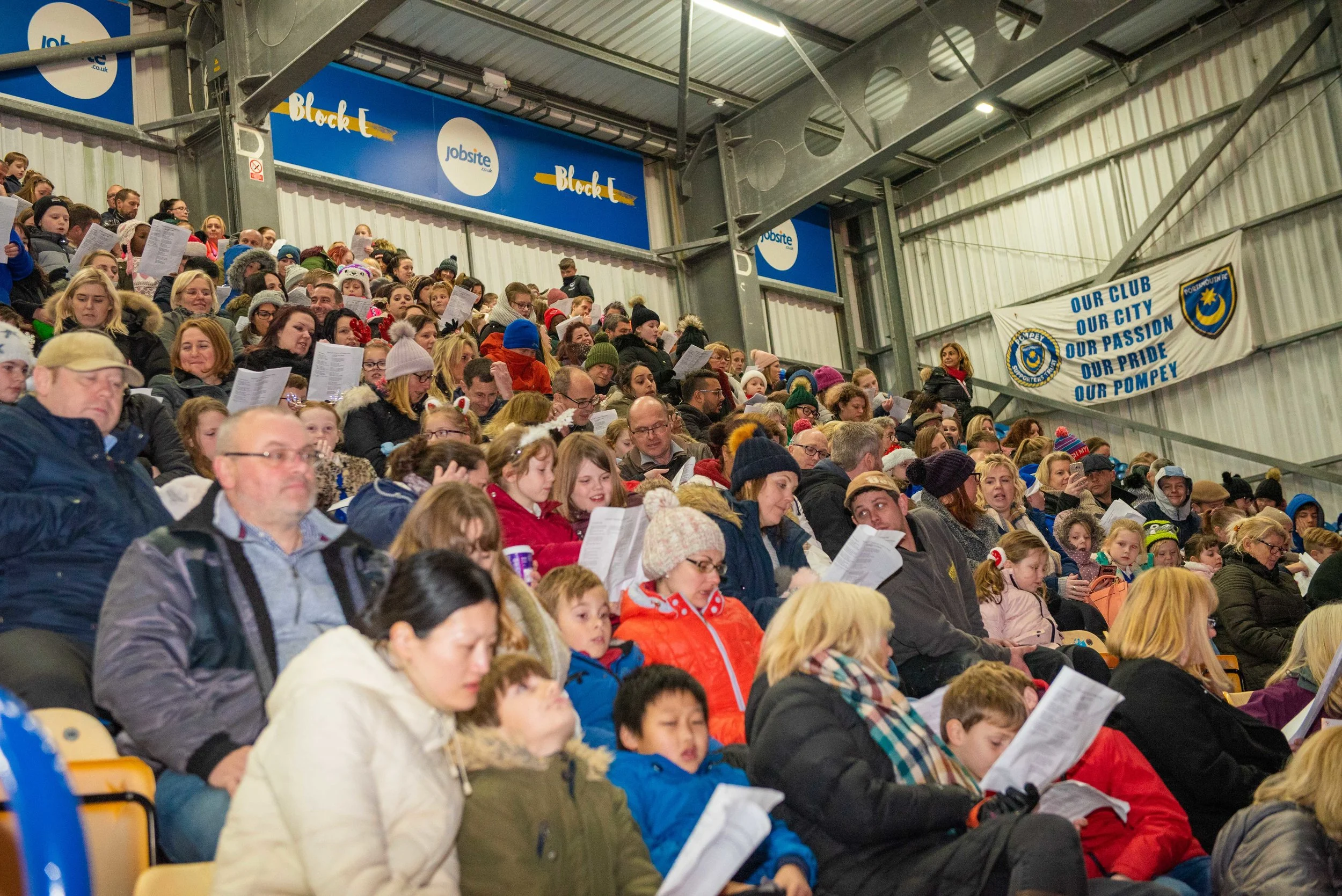 VernonNash_Schools Carols at Fratton Park_047.jpg