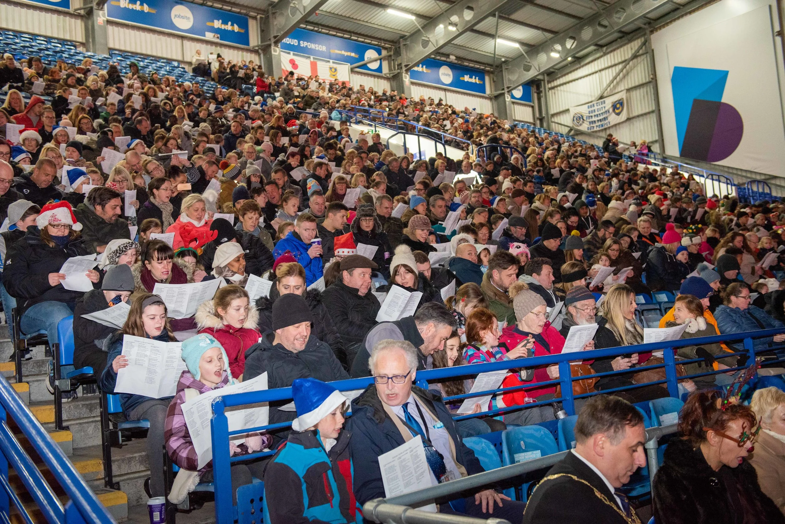 VernonNash_Schools Carols at Fratton Park_010.jpg