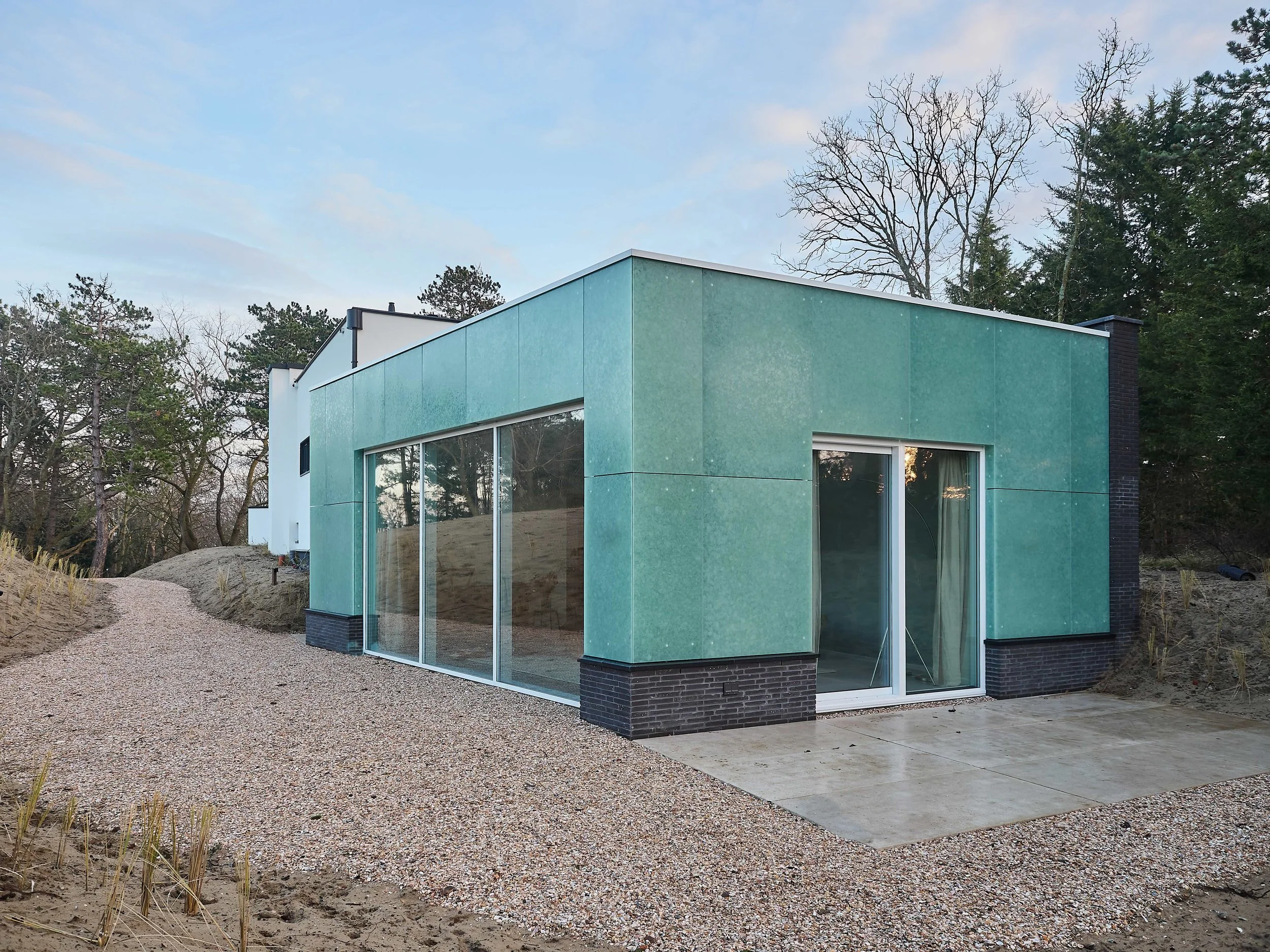 Renovatie met aanbouw van Villa de Pasch. 