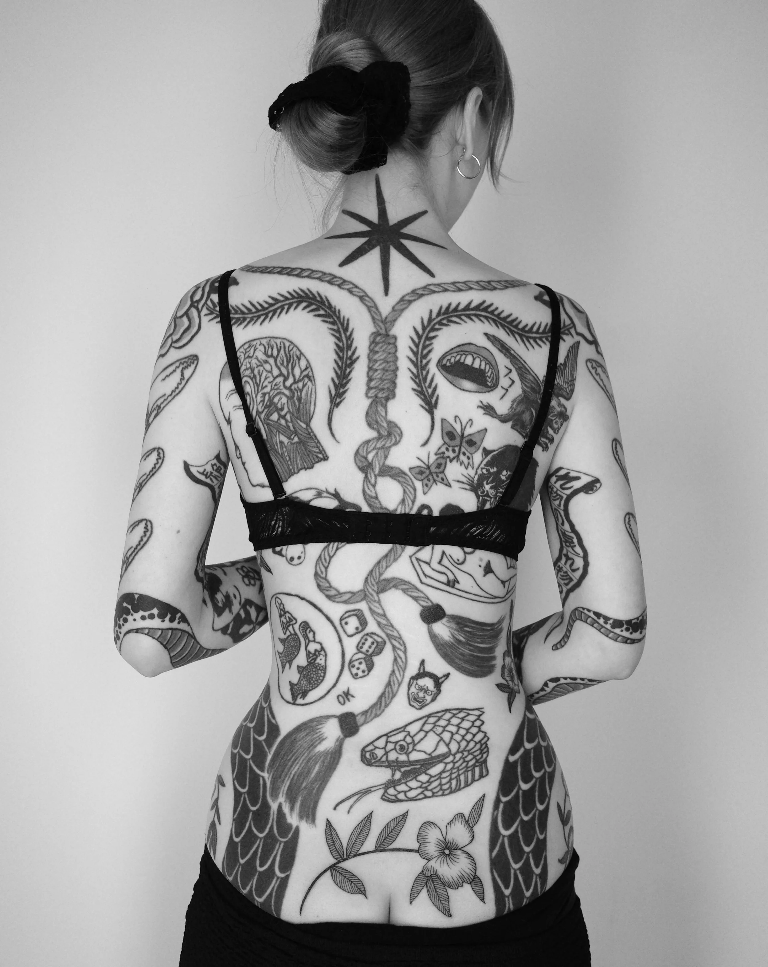 All work by me on Franziska since 2016. Flower addition on the lower back to close off the composition. Last slide is from my notebook, the reference that sparked the idea for a patchwork design around the rope we&rsquo;d already done. 

On the road 