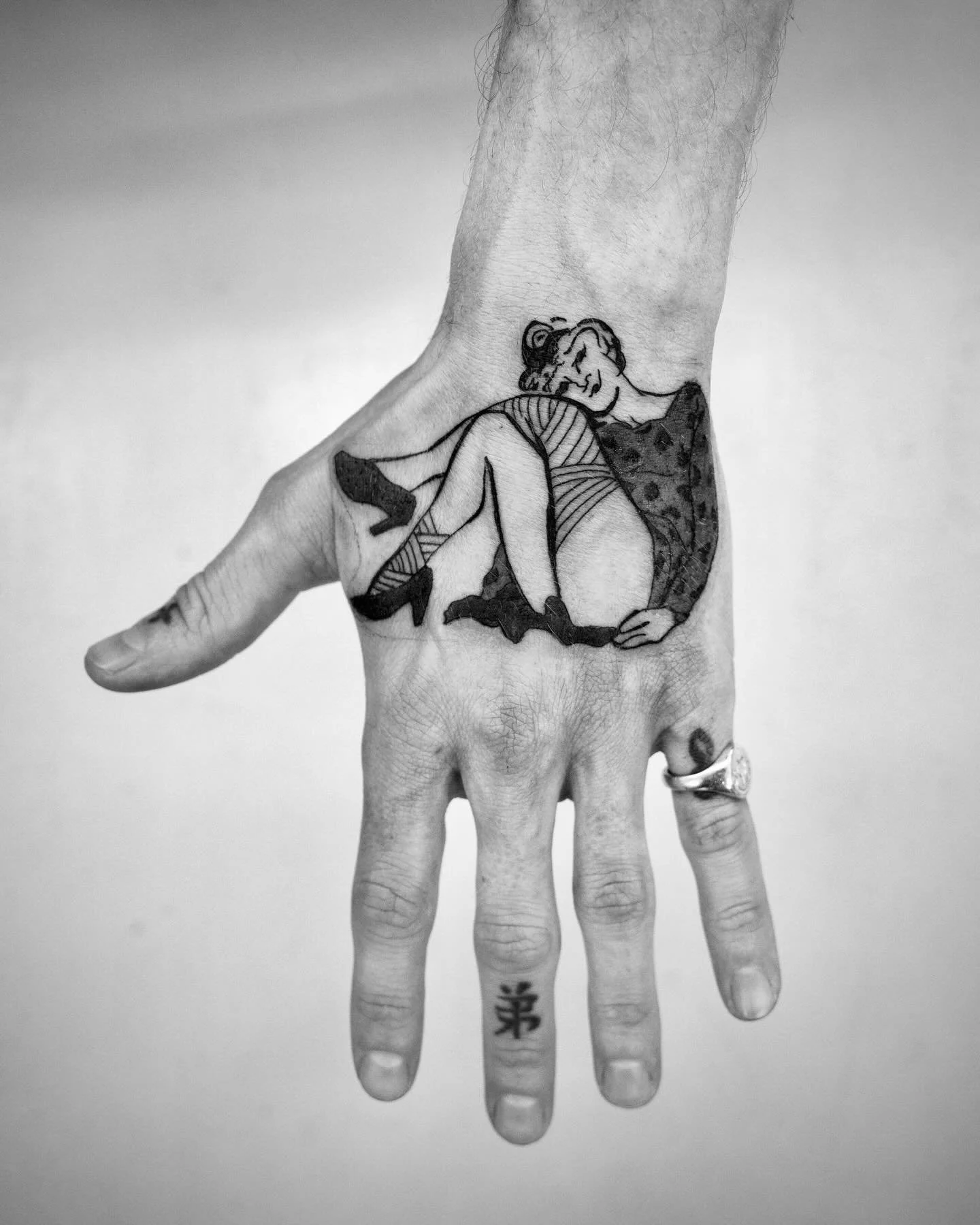 For Tommy. 

🇬🇧 LONDON &mdash; May 3-6th
🇫🇷 PARIS &mdash; TBC during spring (email for waitlist)
🇫🇷 NICE &mdash; all year round

✉️ antoine.larrey.tattoo@gmail.com for bookings

&mdash;
www.antoinelarrey.com
.⁠
.⁠
.⁠
#antoinelarrey #tattoo #tat
