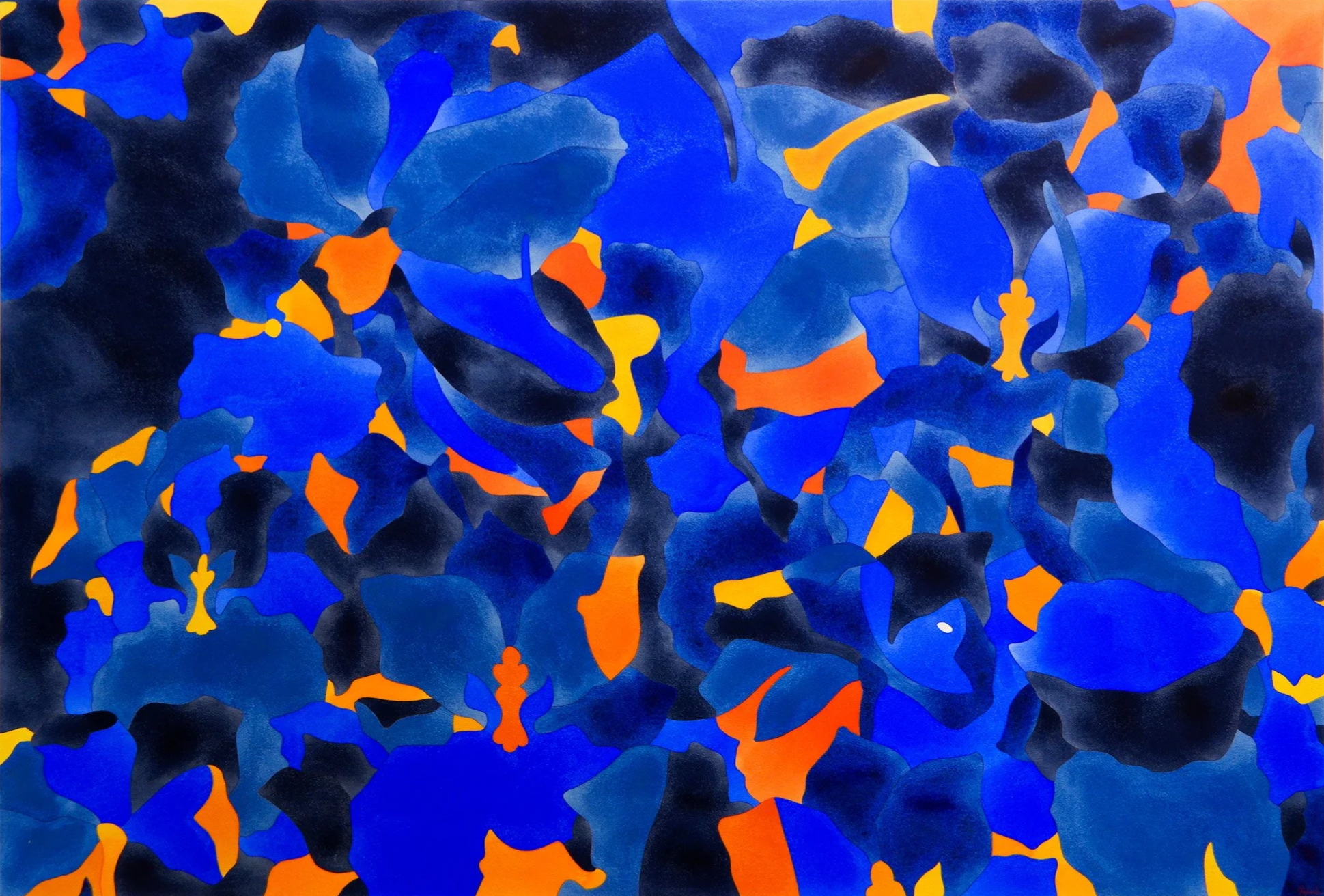 Une peinture abstraite composée de formes organiques principalement en nuances de bleu, avec quelques touches d'orange et de jaune.