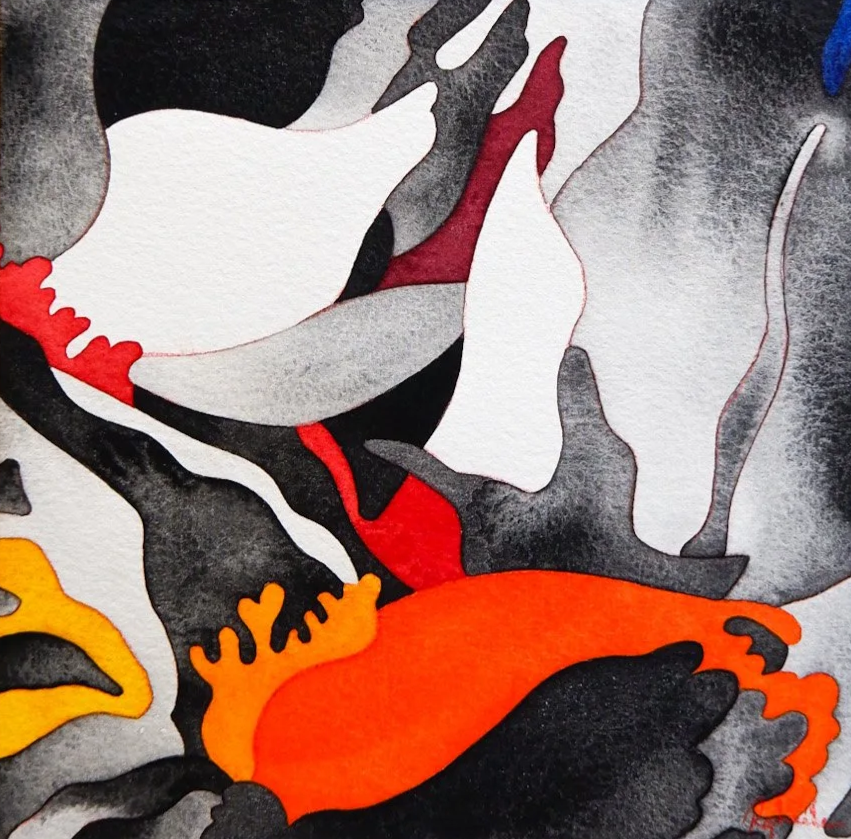 Une peinture abstraite avec des formes fluides dans des teintes de noir, blanc, gris, rouge, orange et jaune.