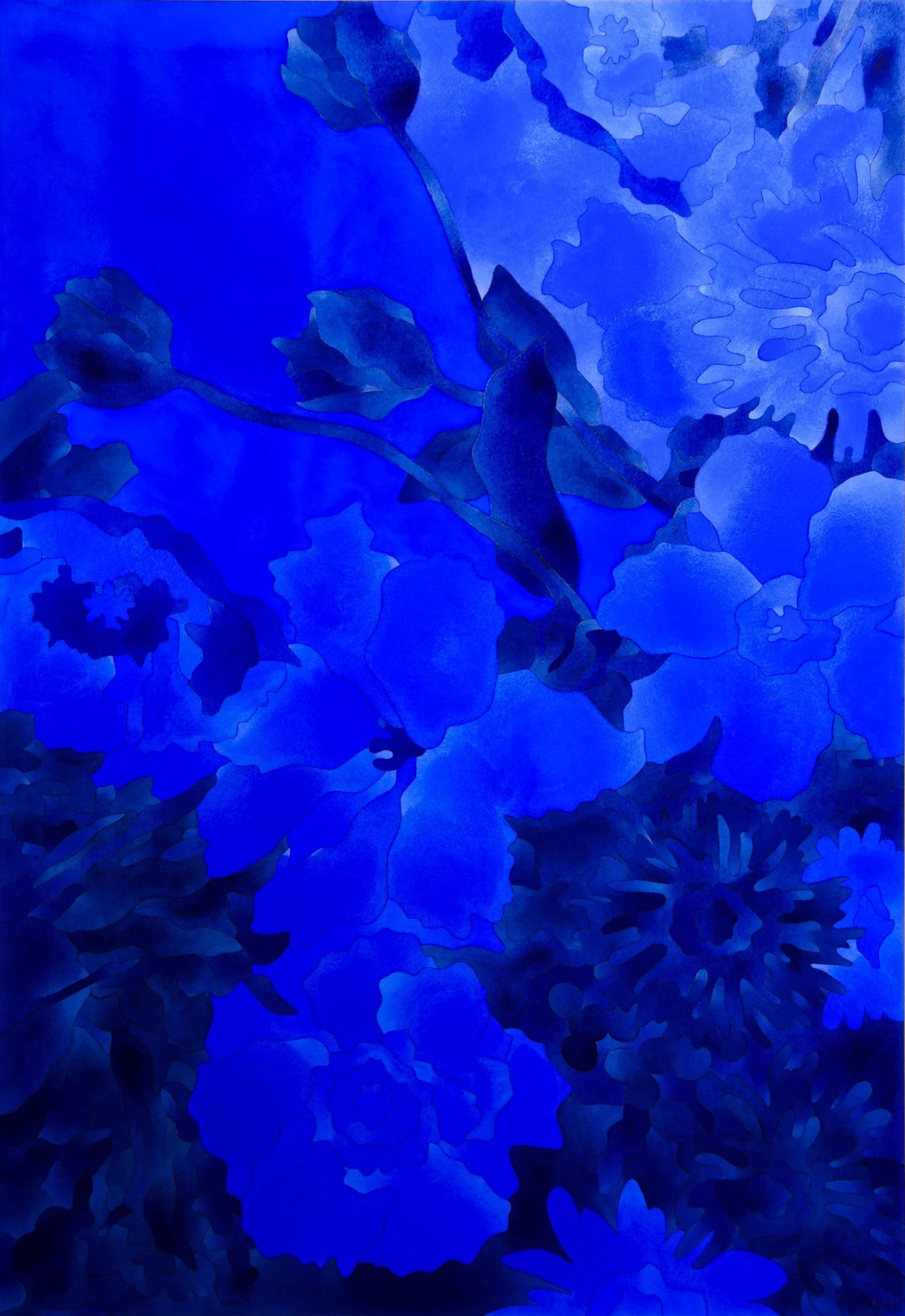 Une peinture abstraite avec des fleurs, principalement dans des tons de bleu et de violet, avec des formes floues et des contours doux.
