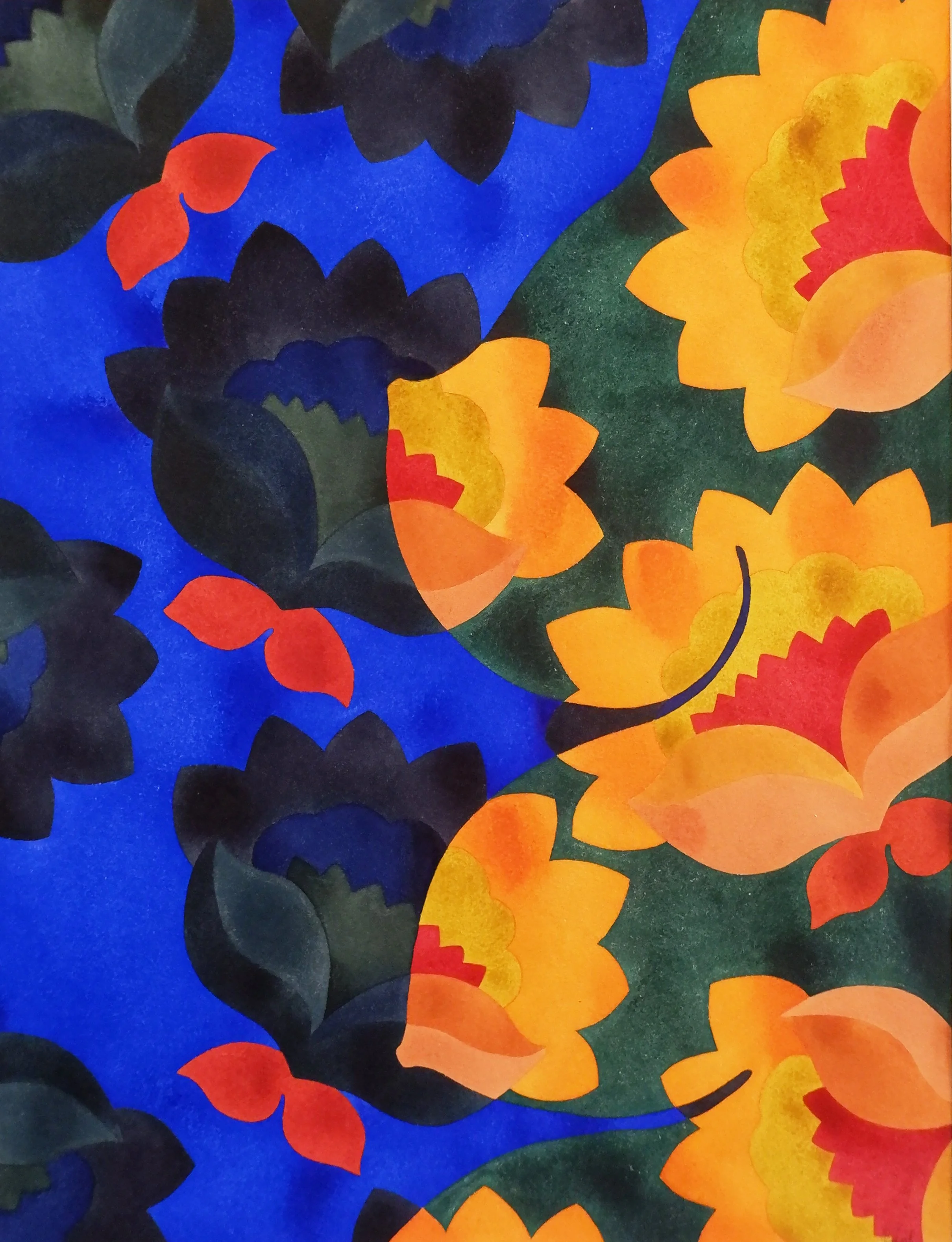 Une composition artistique de fleurs colorées en papier, avec des fleurs jaunes, oranges, rouges et des feuilles vertes sur un fond bleu.