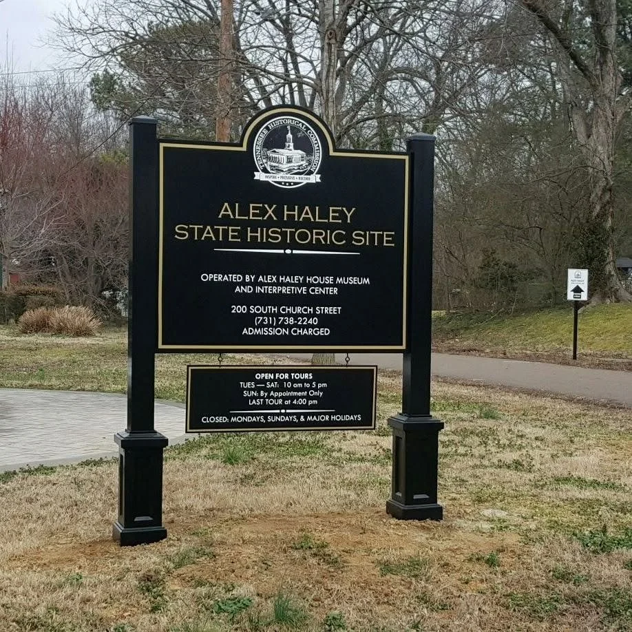 Henning and Alex Haley. The man who wrote Roots grew up on these roads. A substantive heritage post about the birthplace of one of the most important American writers of the twentieth century. This story belongs on the Blues Backroads.

📍: Henning, 
