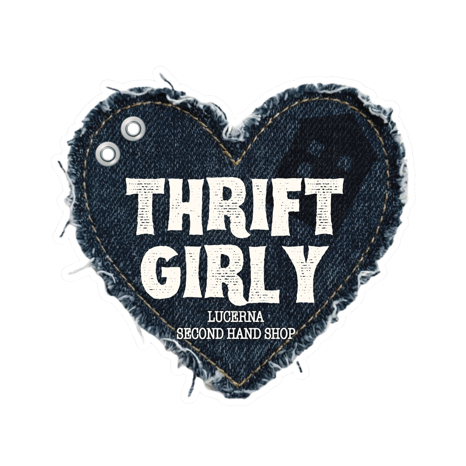 Et hjerte formet patch lavet af denim med teksten 'Thrift Girl' og 'Lucerna Second Hand Shop'.