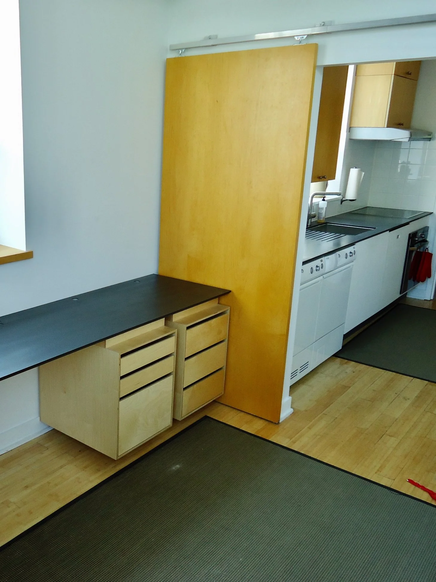 Custom Desk & Kitchen Renovation Toronto