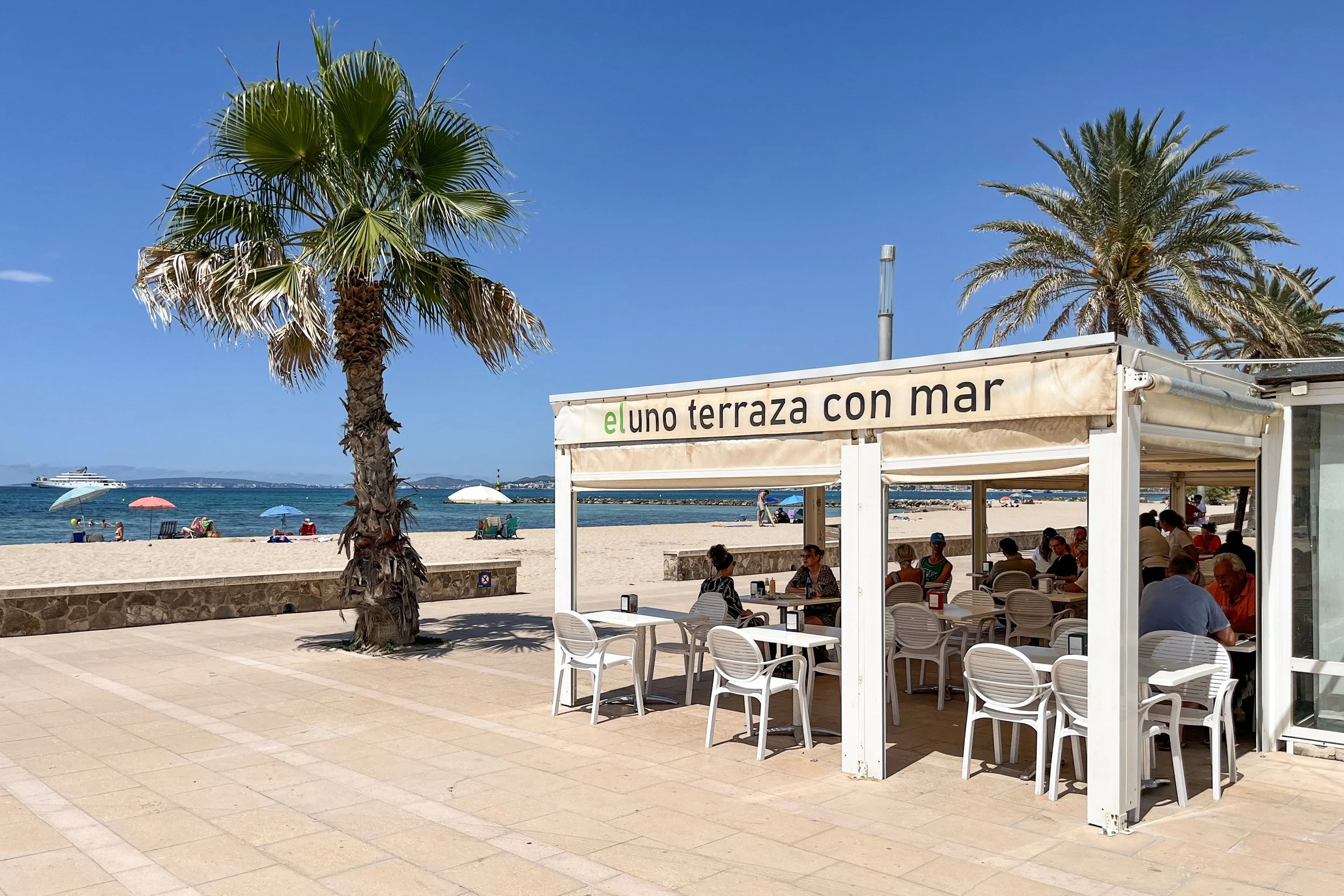 Beach close to flat for sale