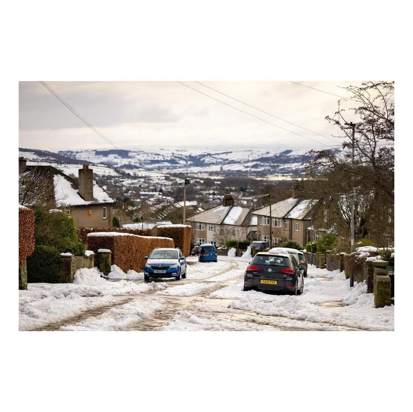 Some shots of a snowy Skipton

#canonr6markii #rf85mm #frontphotography #uk_shooters #capturebritain #skipton #visityorkshire #rentalmag #ifyouleave #pixsoulfeed