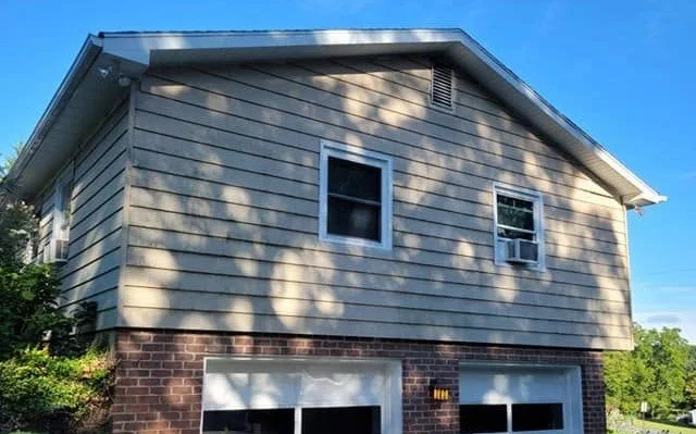 a-r-siding-before-1-c.jpg