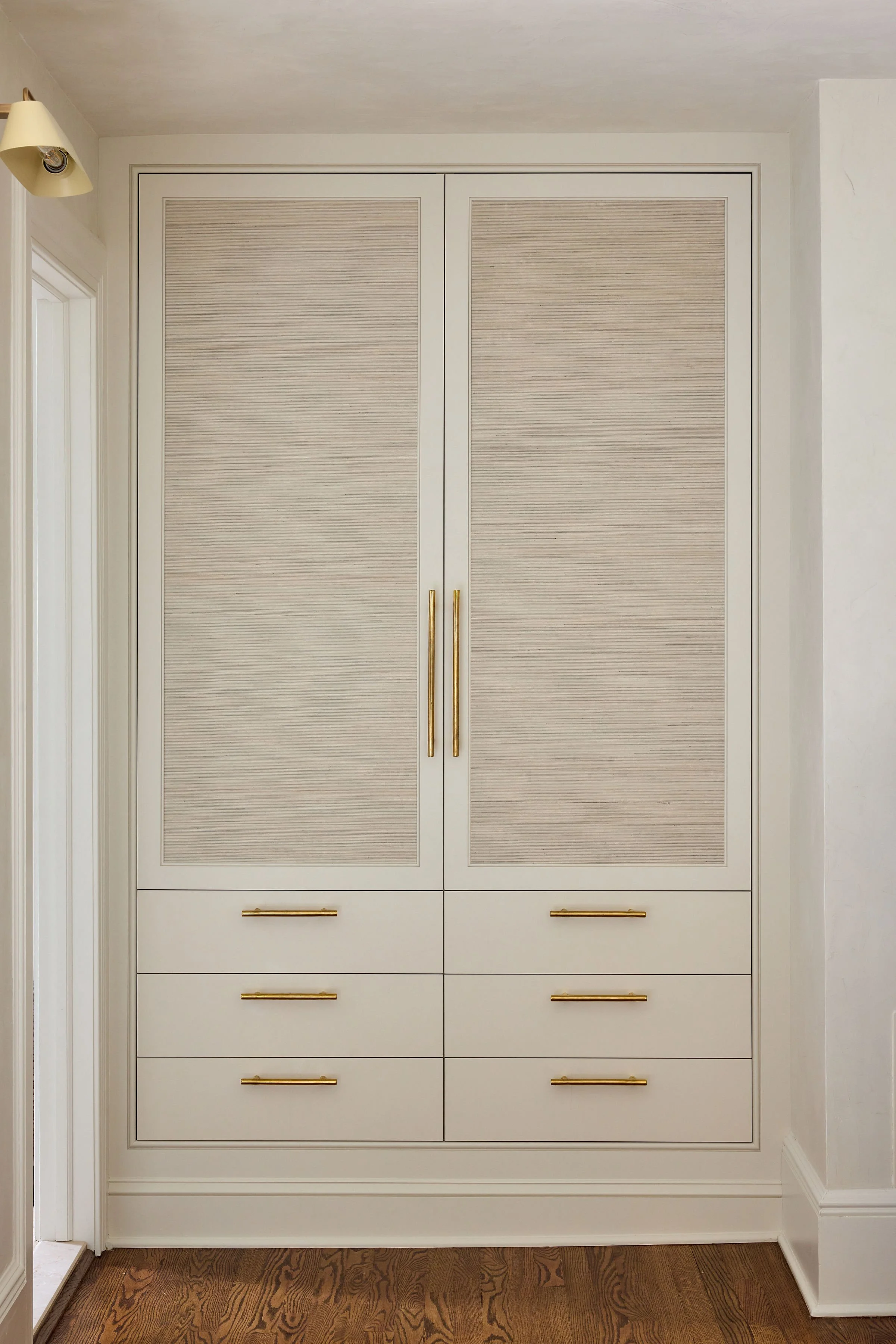 Luxury interior design by HCO Interiors featuring bespoke residential interiors, custom furnishings, modern living spaces and full-service interior design in New Jersey and New York.
