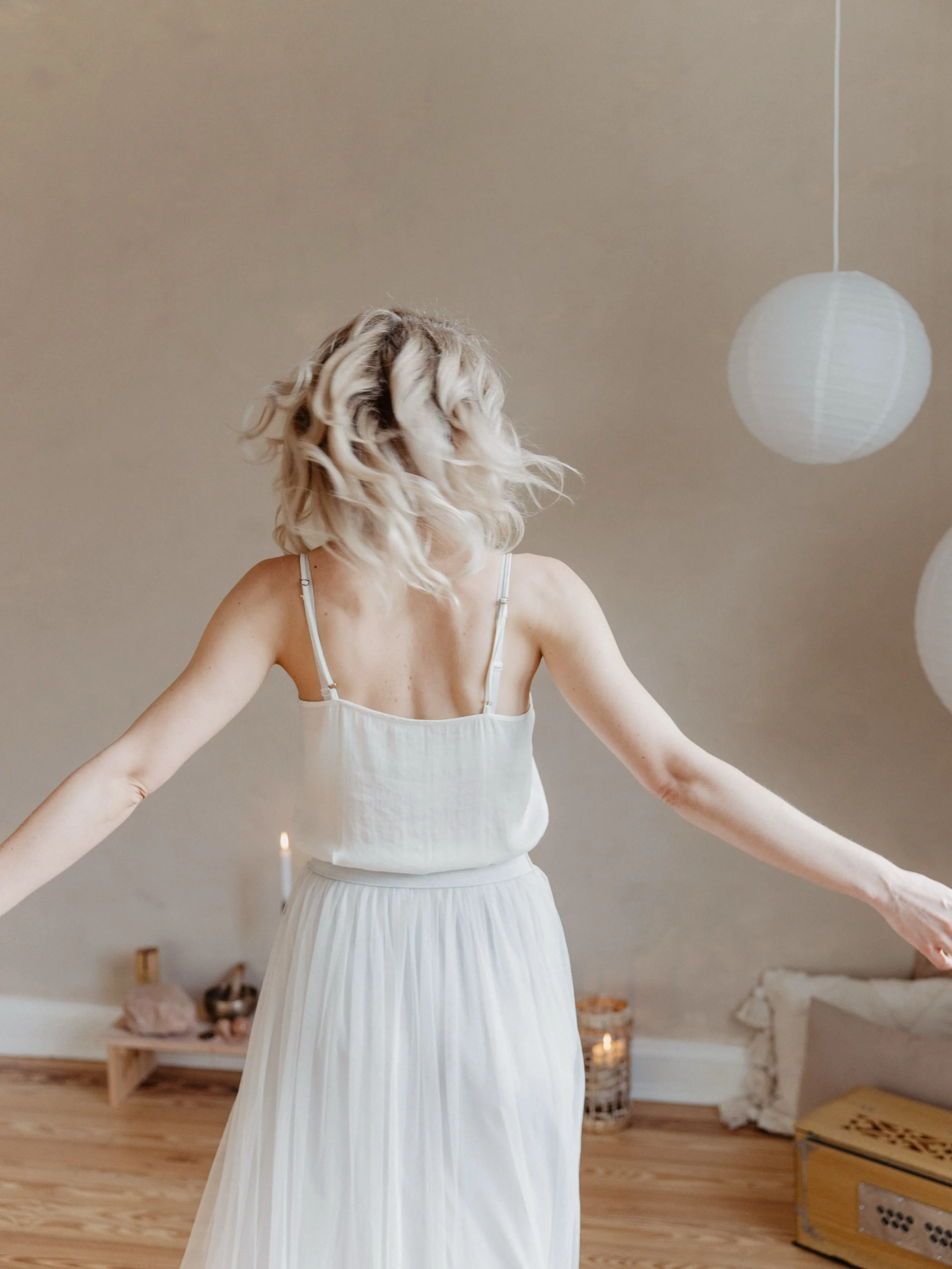 July Recap 🤍

A private mother blessing, which was so heart-warming and moving.💞

A spa moment to recharge &amp; relax.🫠

A lot of hours spent at the loft with beautiful souls daring to walk their paths home to themselves in 1:1 holistic mentoring