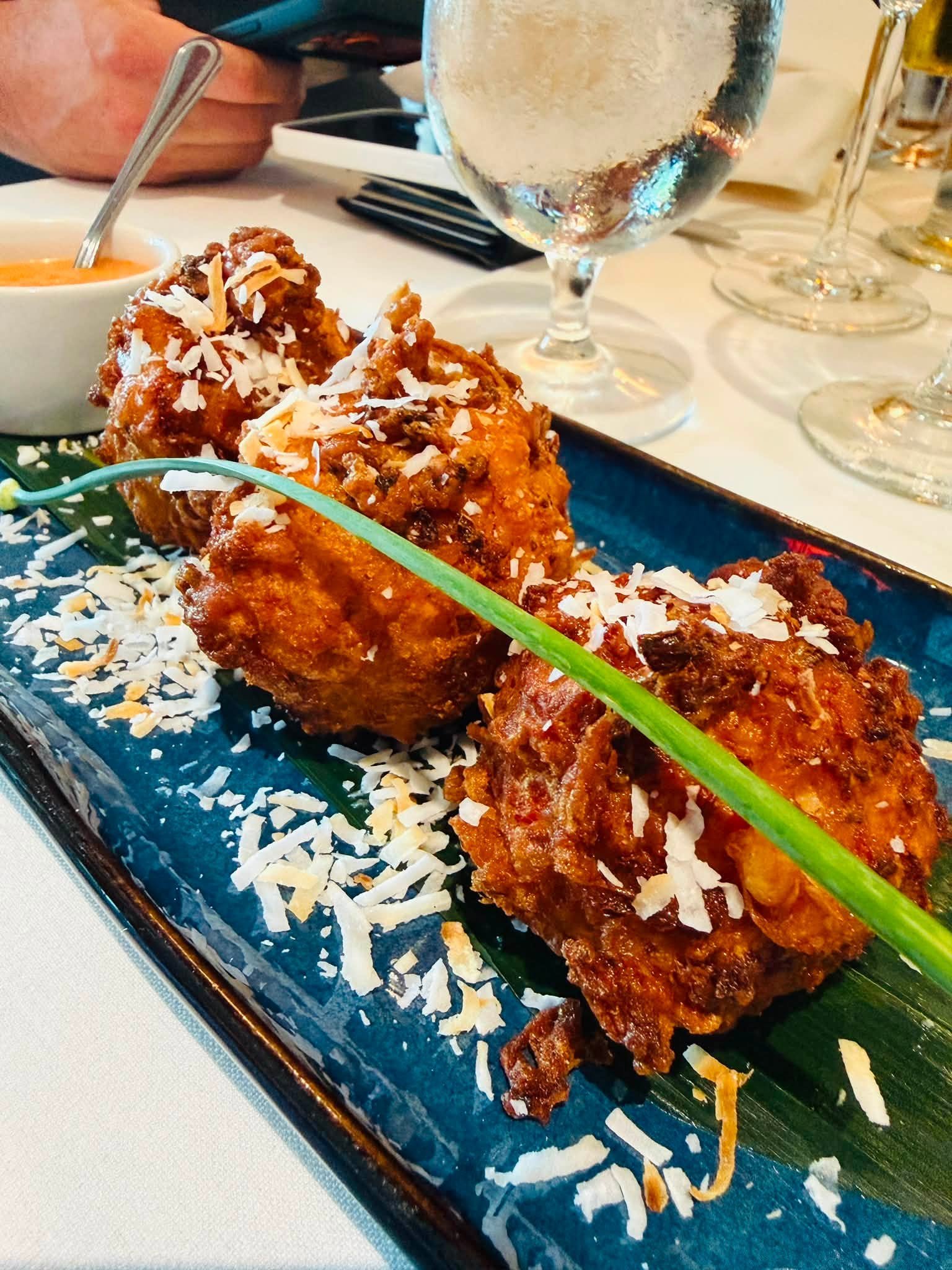 Some Restaurants Ask You to Eat. Nosh Asks You to Stay.