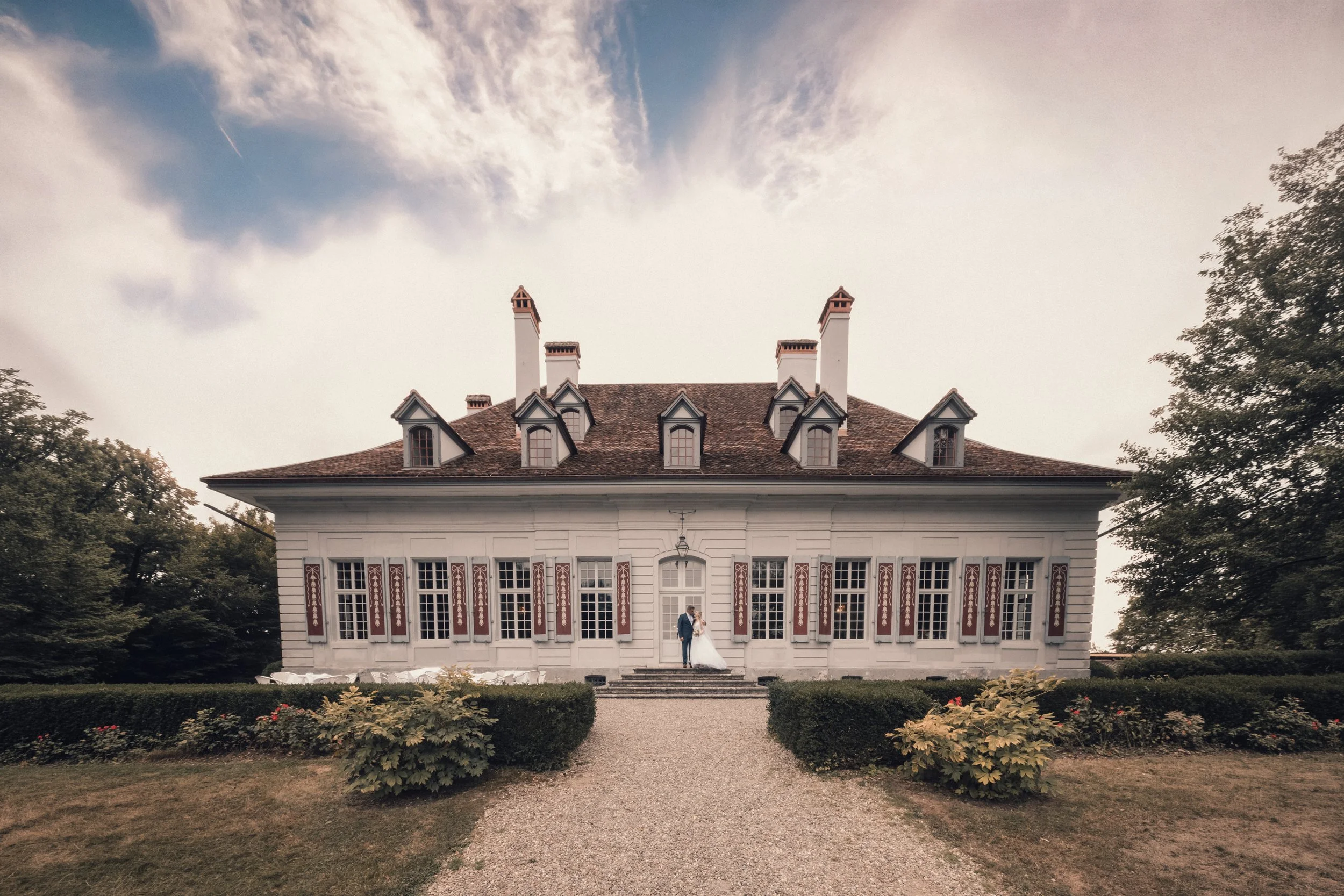 Brautpaar bei einer Hochzeit auf Schloss Thunstetten im Kanton Bern
