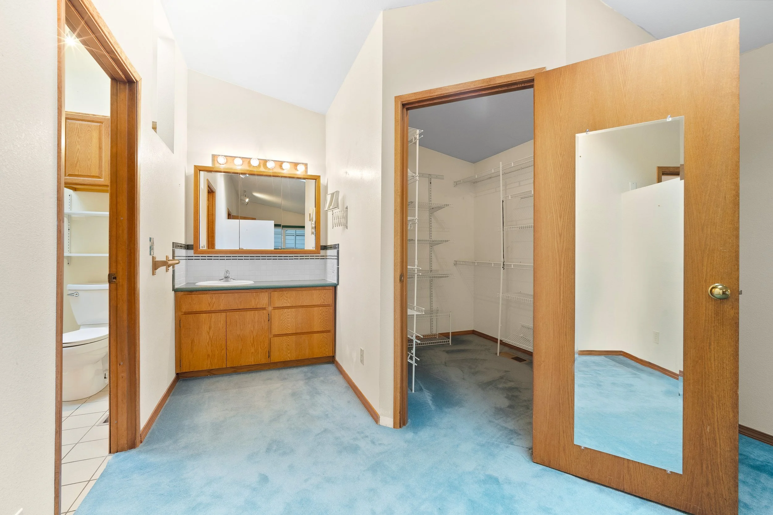 1605-126th-st-se-everett-wa-flex-room-bath-walk-in-closet.jpg