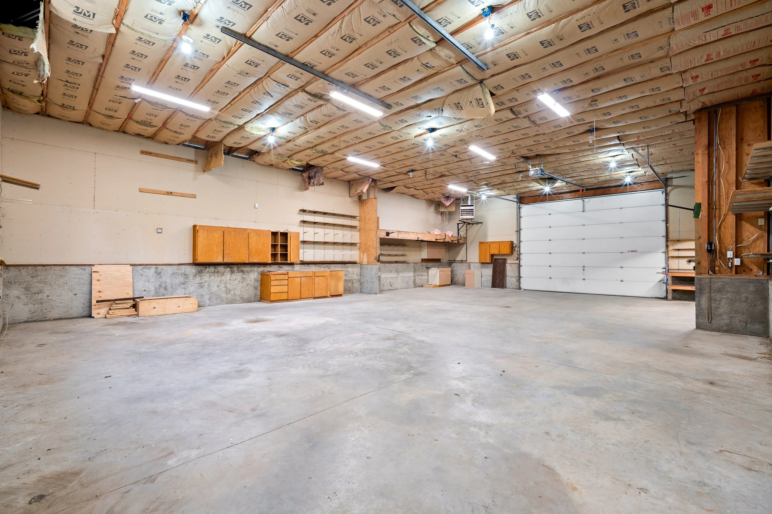 1605-126th-st-se-everett-wa-heated-shop-interior.jpg