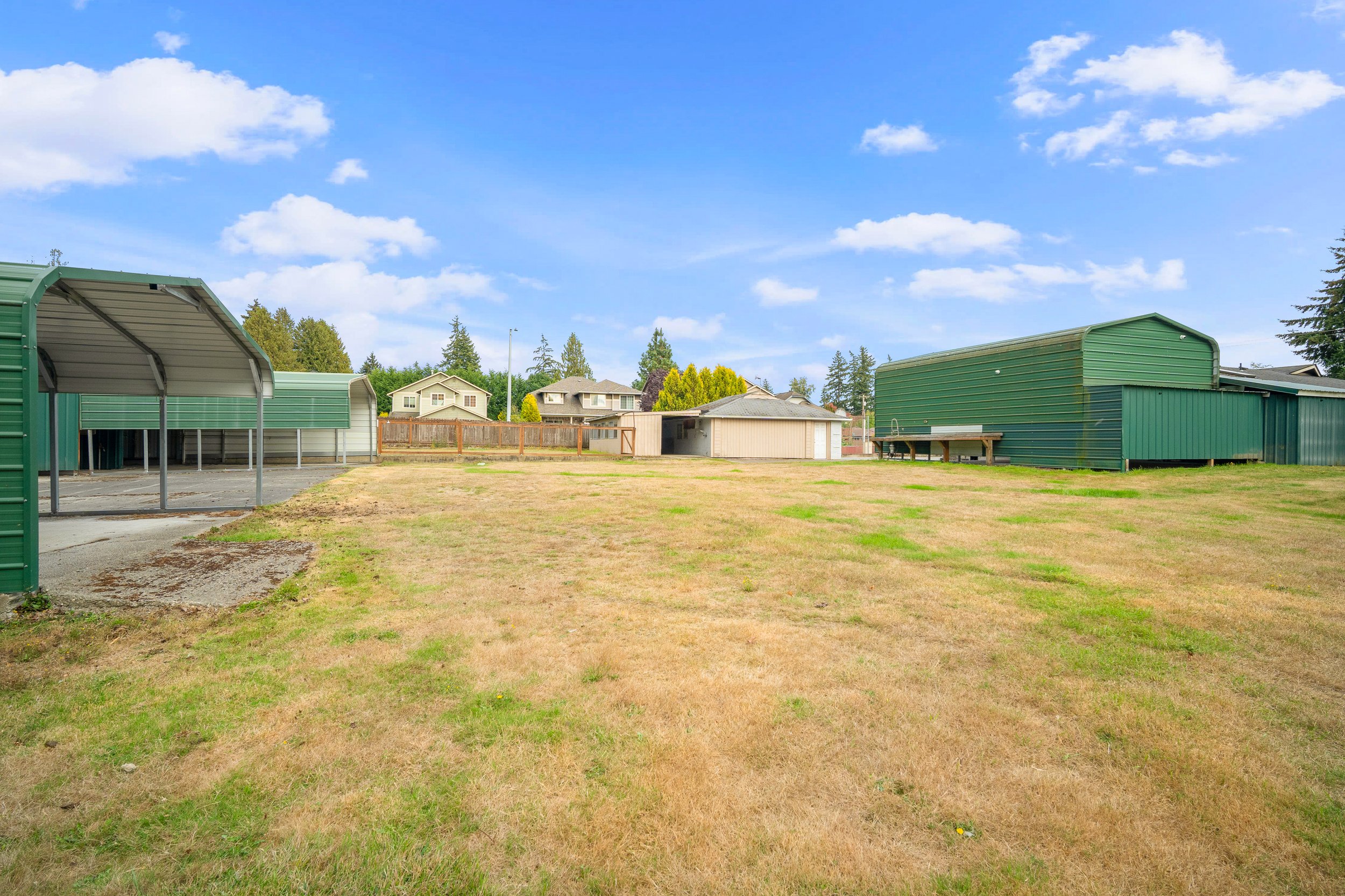1605-126th-st-se-everett-wa-large-yard-outbuildings.jpg