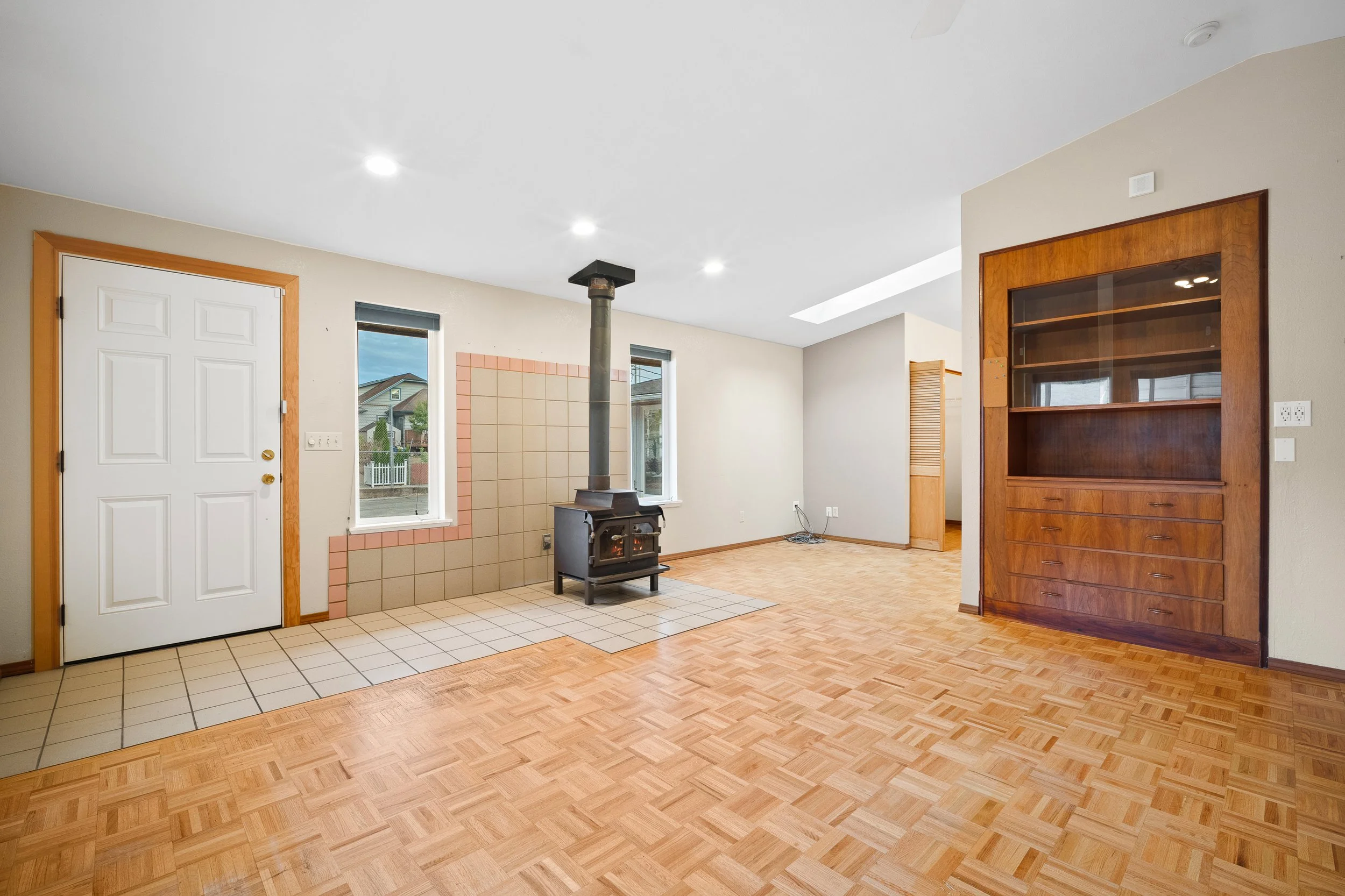 1605-126th-st-se-everett-wa-family-room-wood-stove.jpg