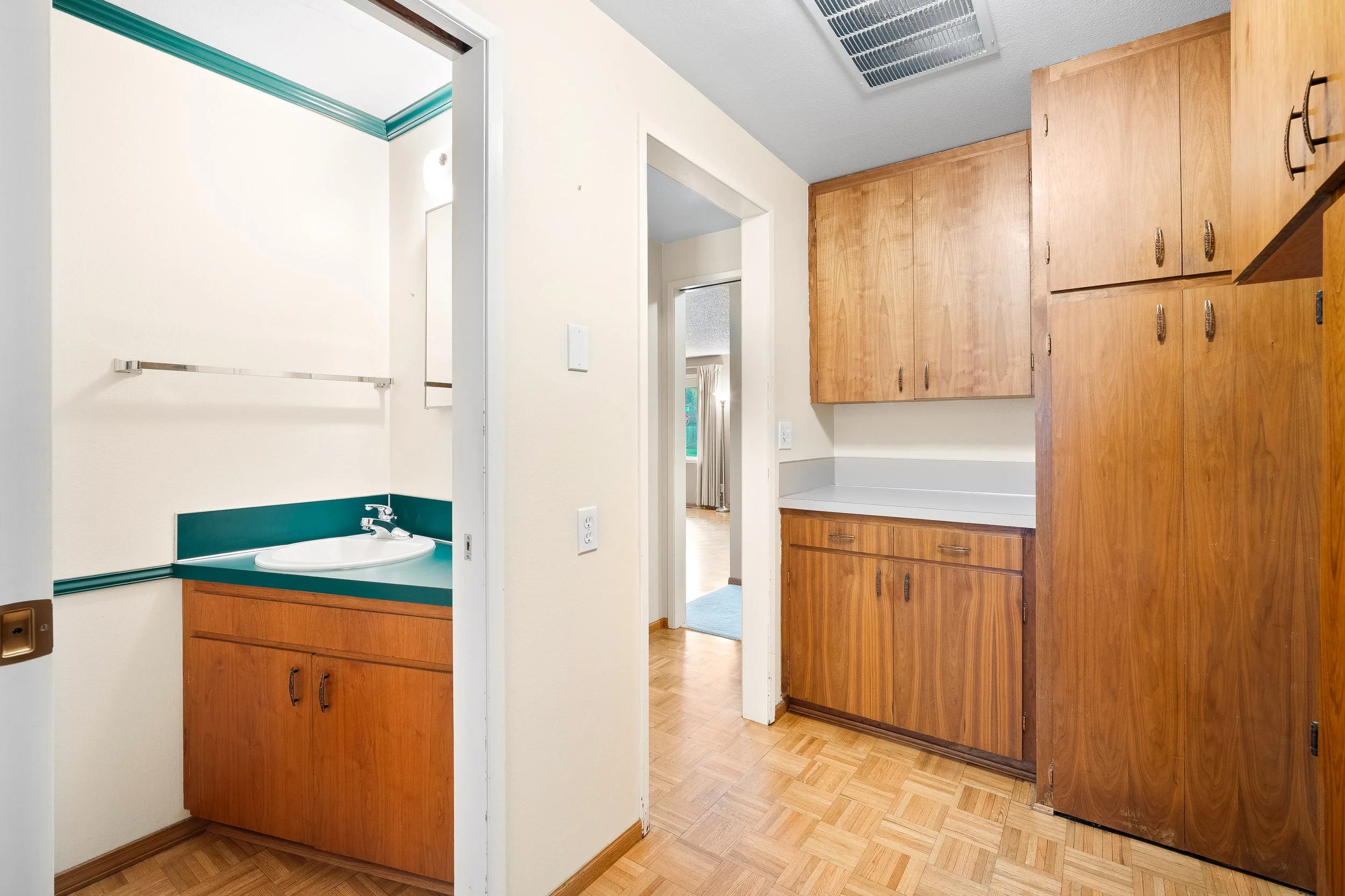 1605-126th-st-se-everett-wa-pantry-storage.jpg