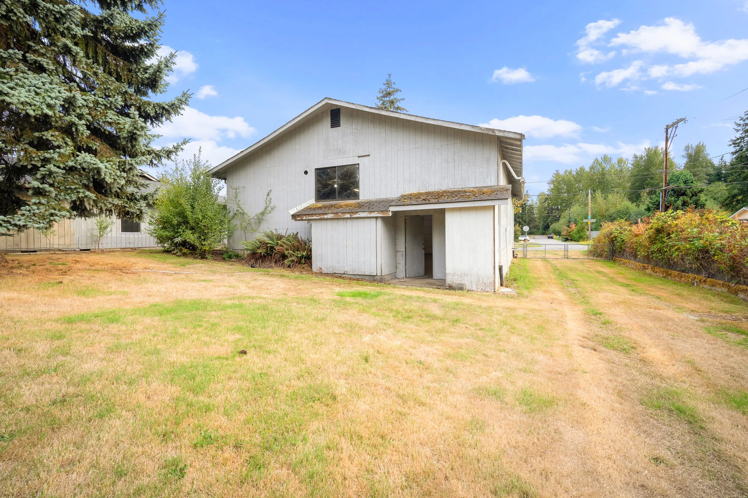 1605-126th-st-se-everett-wa-heated-shop-rear.jpg