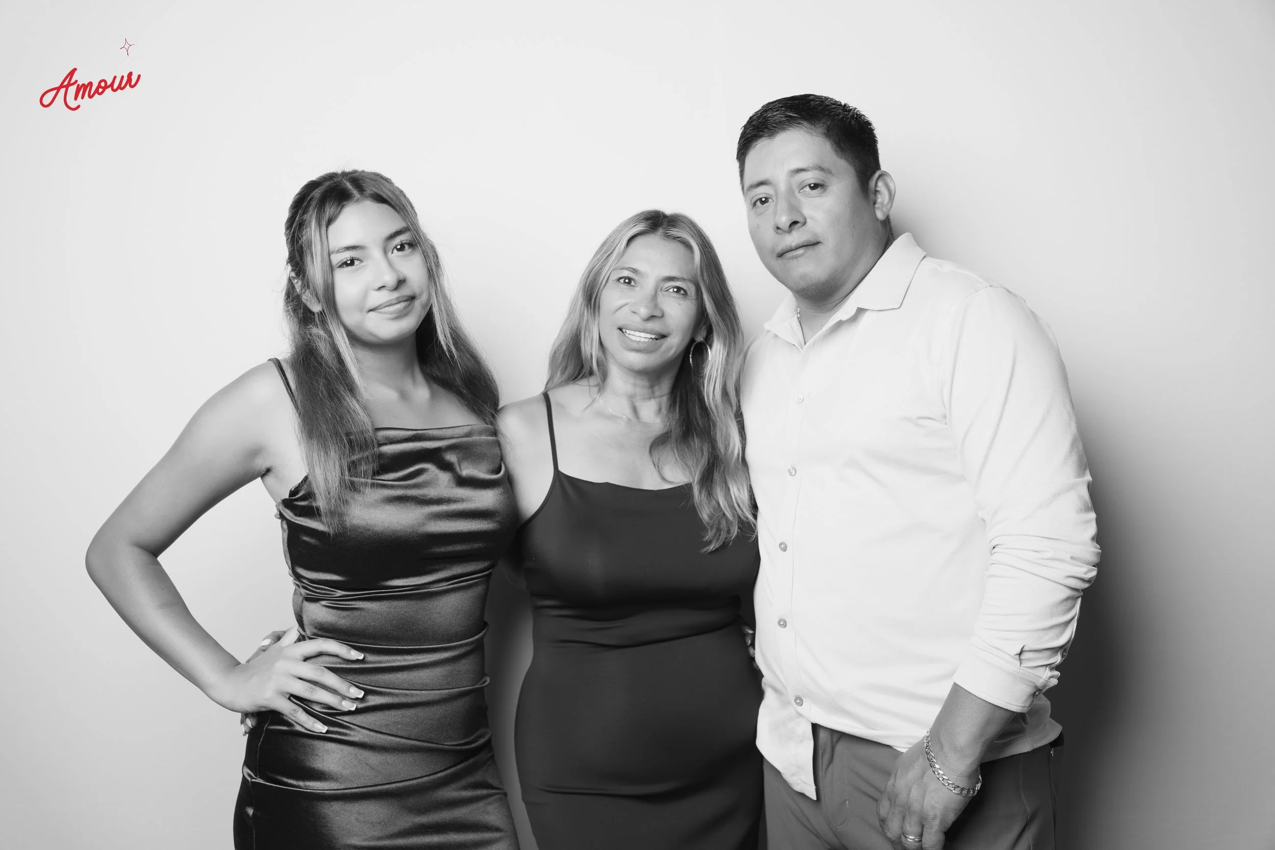 AMOUR GALLERIA FRIENDS & FAMILY-134.jpg