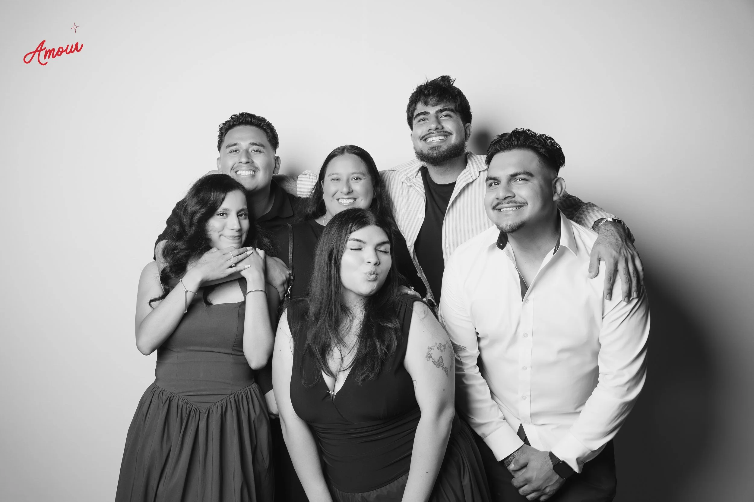 AMOUR GALLERIA FRIENDS & FAMILY-199.jpg
