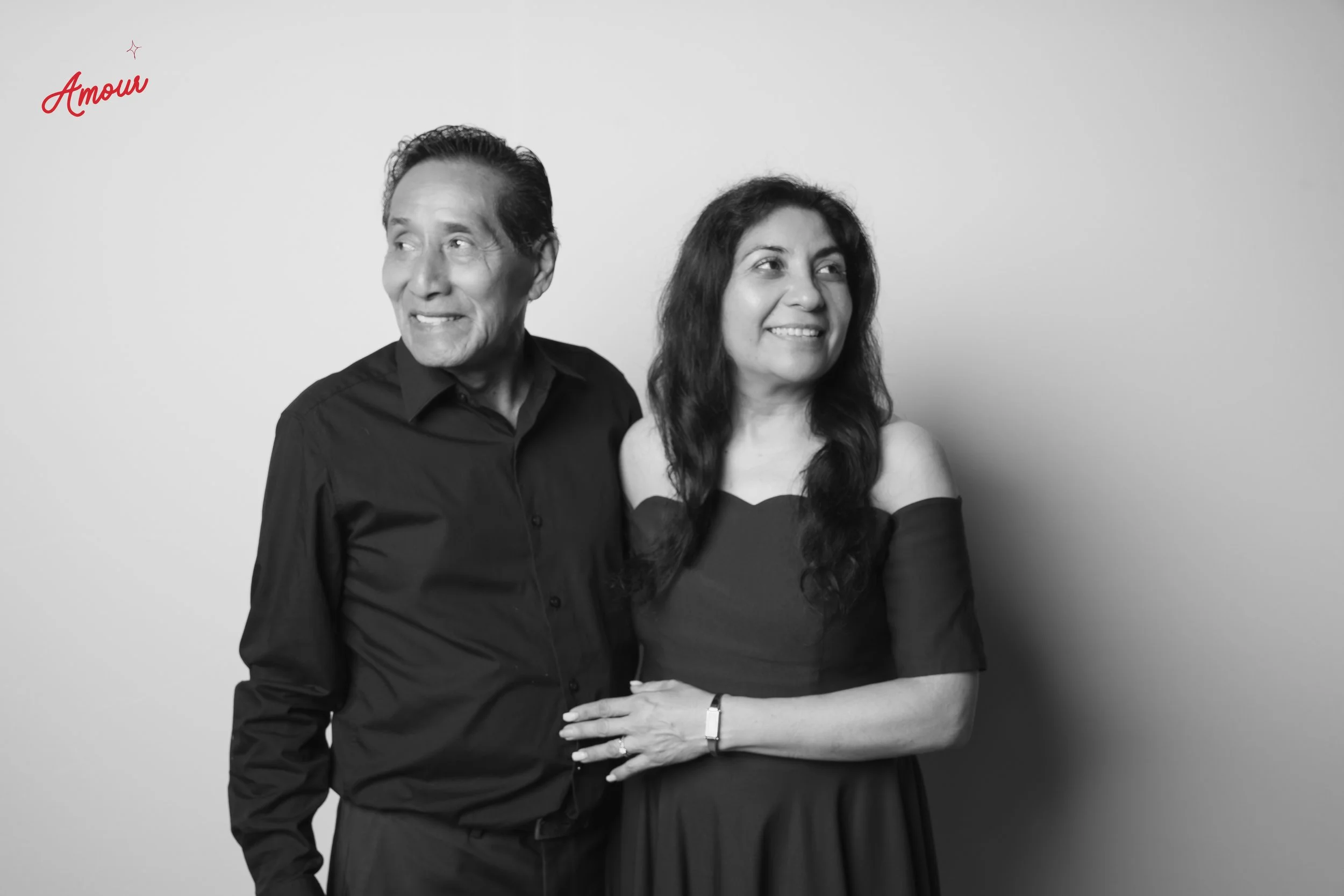 AMOUR GALLERIA FRIENDS & FAMILY-244.jpg